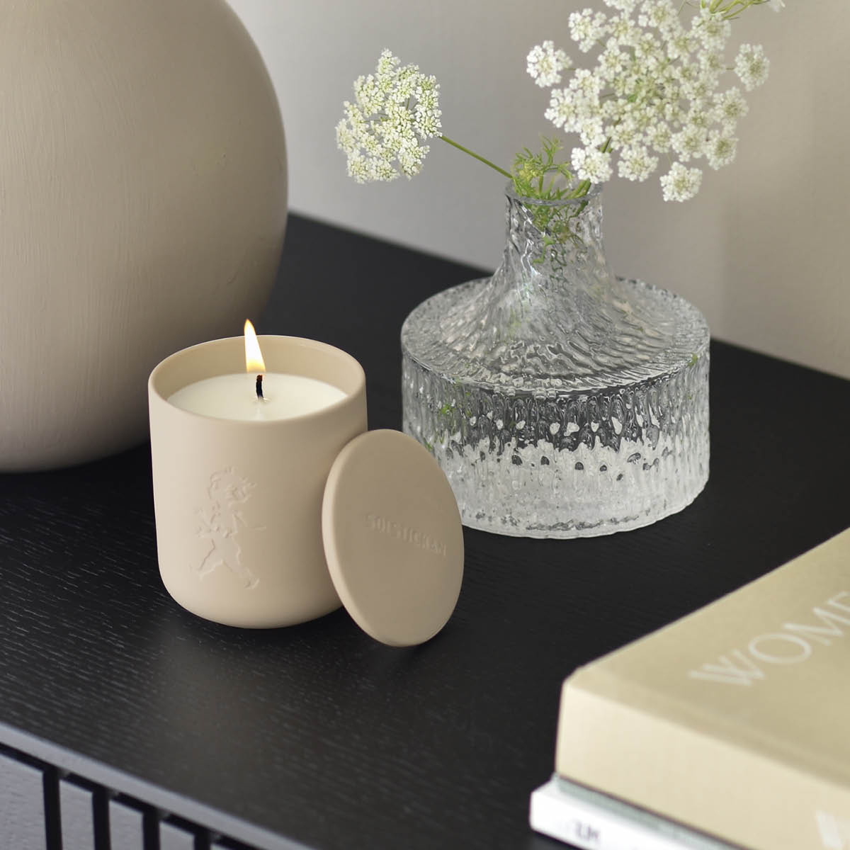 SOLSTICKAN Duftlys i keramikk beige (lin)