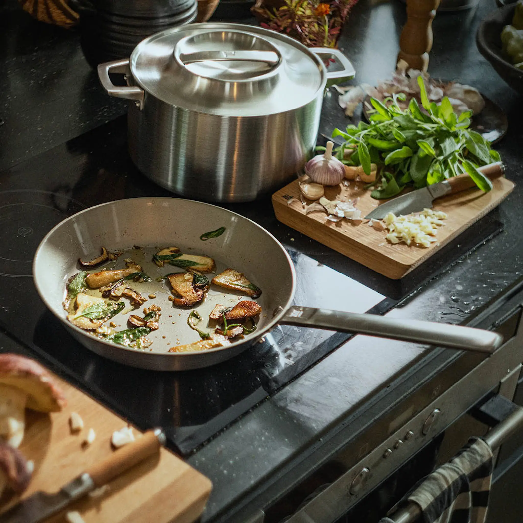 Fiskars Norden Steel Paistinpannu pinnoitettu 28 cm