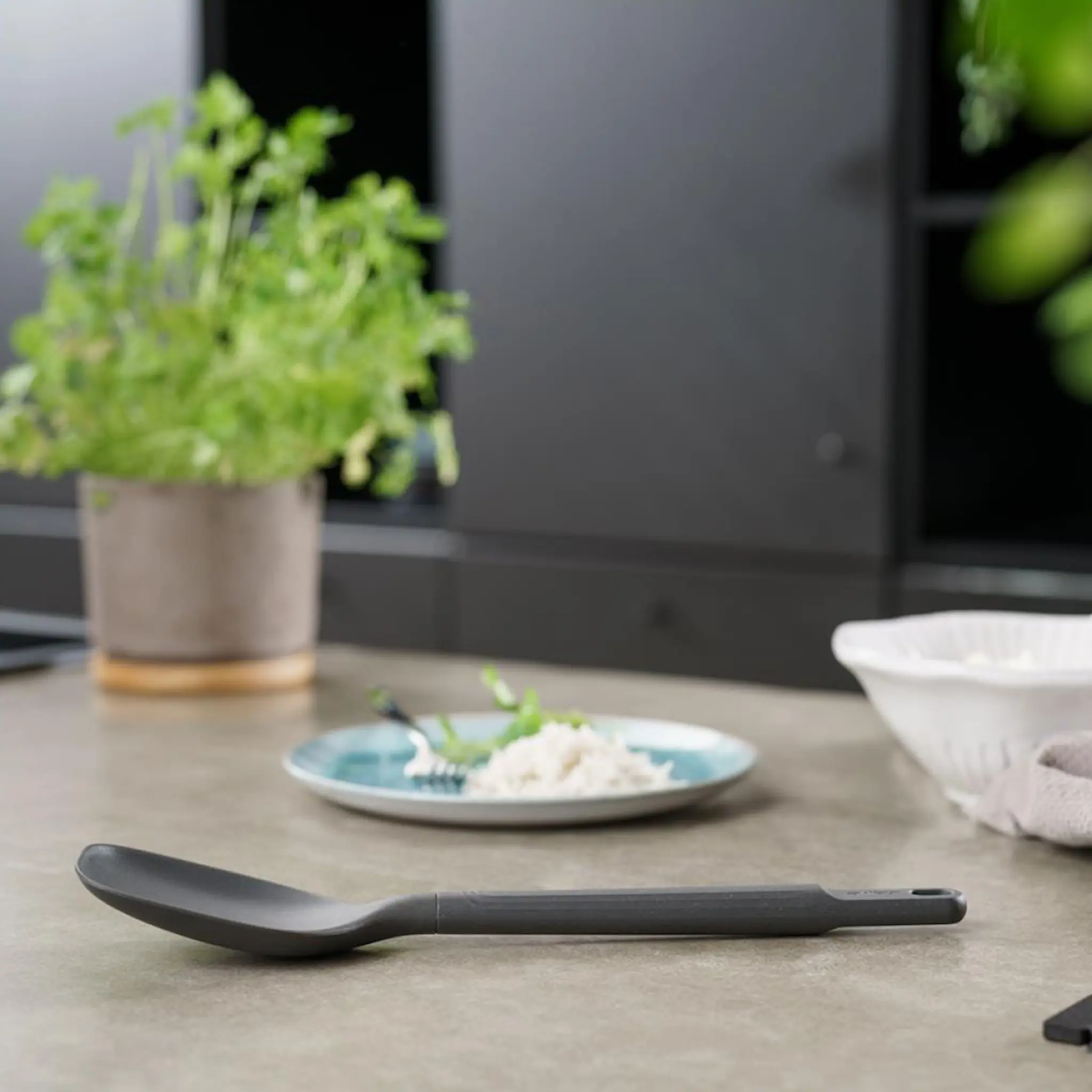 Zyliss Gryteskje large 31,7 cm grå