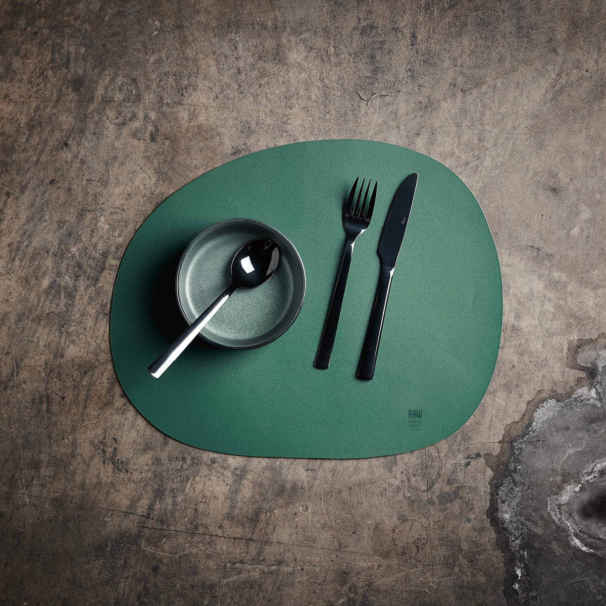 Aida RAW bordbrikke silikon 41x33,5 cm mørk grønn