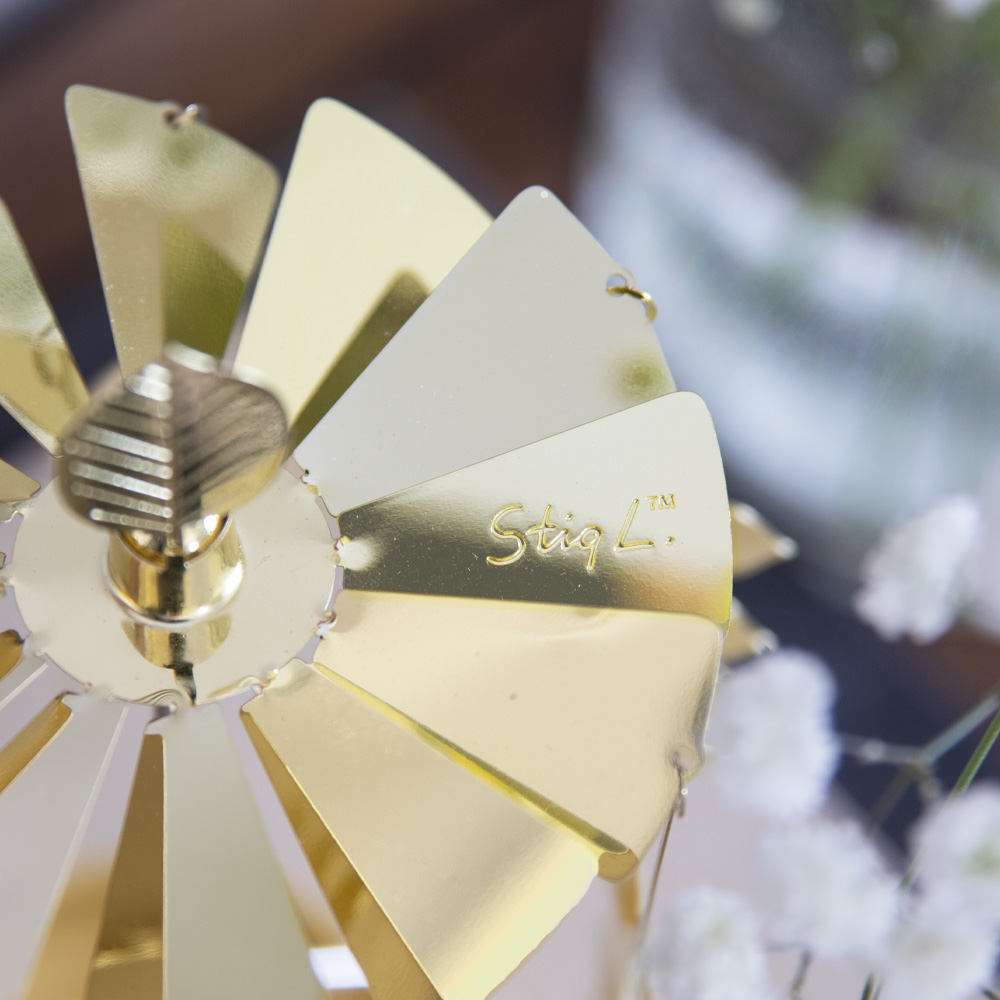 Pluto Änglaspel Berså 8x20x8 cm Guldmetall