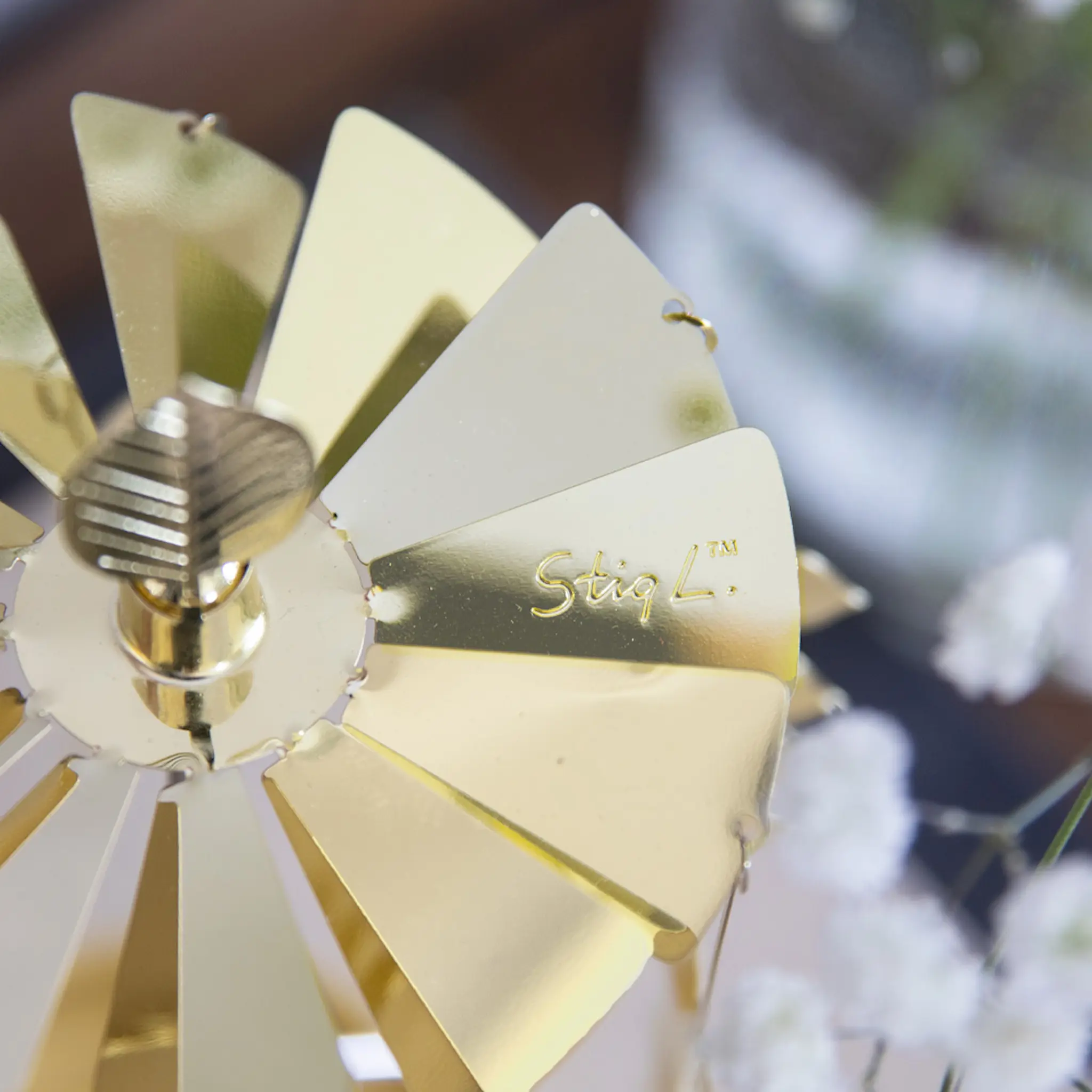 Pluto Änglaspel Berså 8x20x8 cm Guldmetall