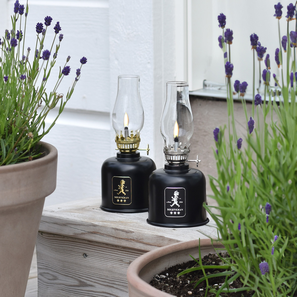 SOLSTICKAN Öljylamppu 20 cm Musta/Kulta
