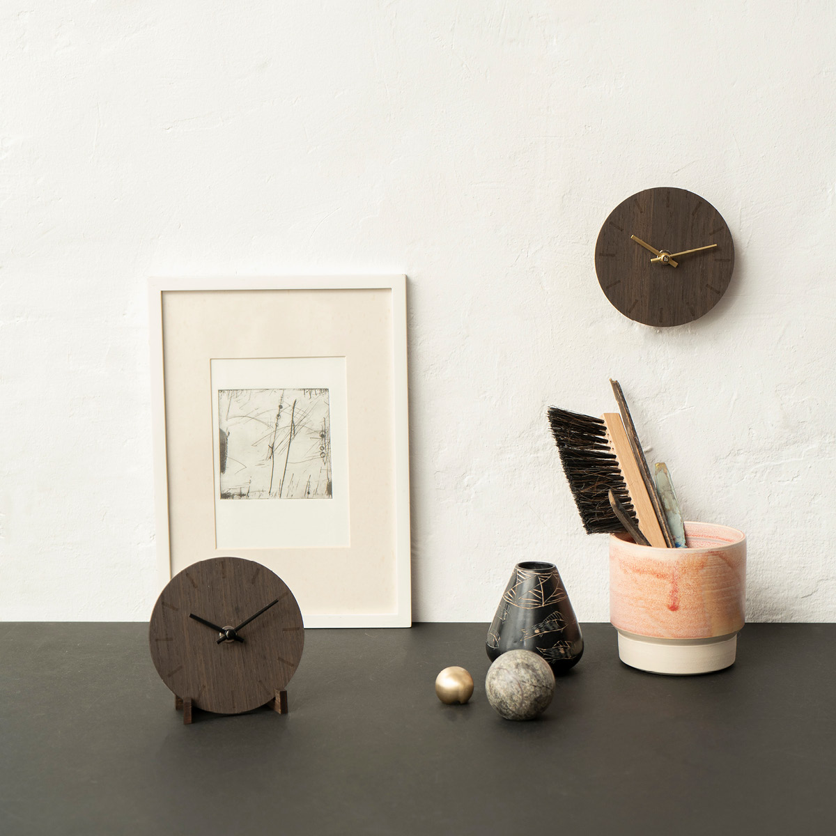 Hemverk Dark Oak bordsur 12 cm mörk ek med svart visare