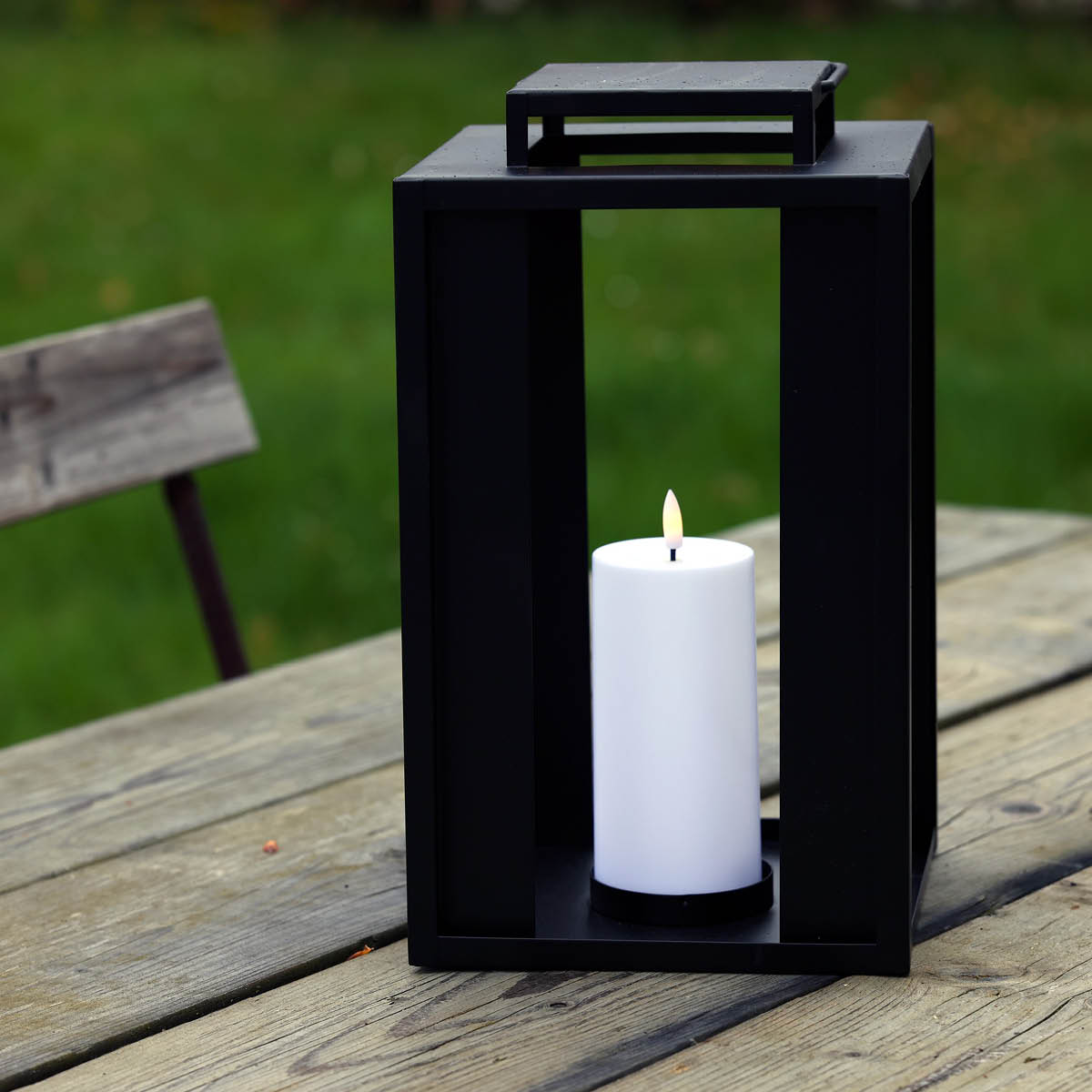 Cozzy Lykt m/ blokklys 18x35 cm hvit/svart