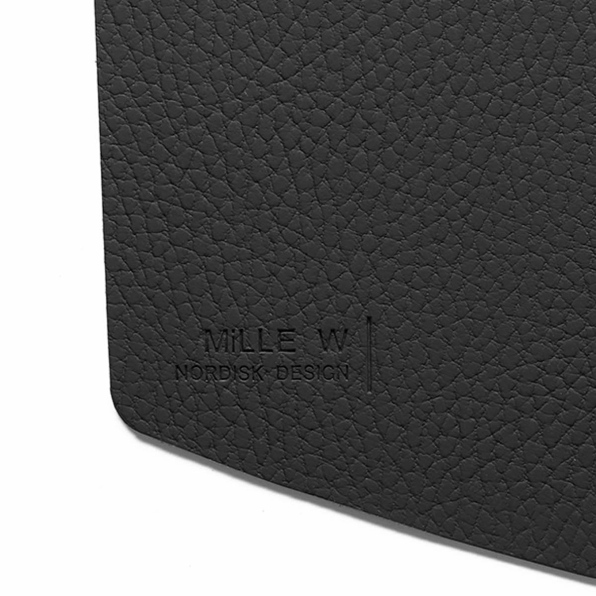 MiLLE W NORDISK DESIGN Ellips Pöytätabletti 45x35 cm Musta