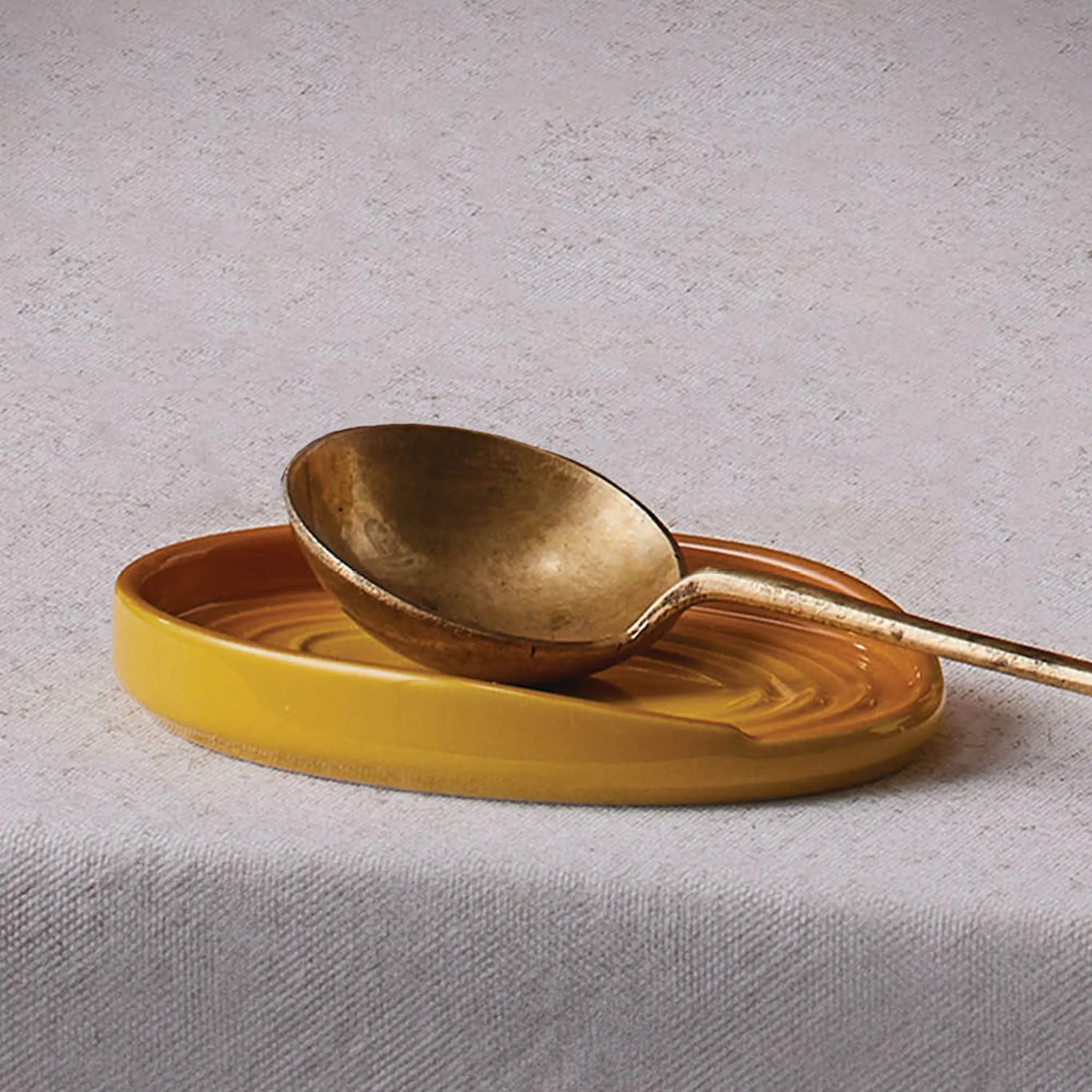 Le Creuset Oval grytskedshållare 15 cm Nectar