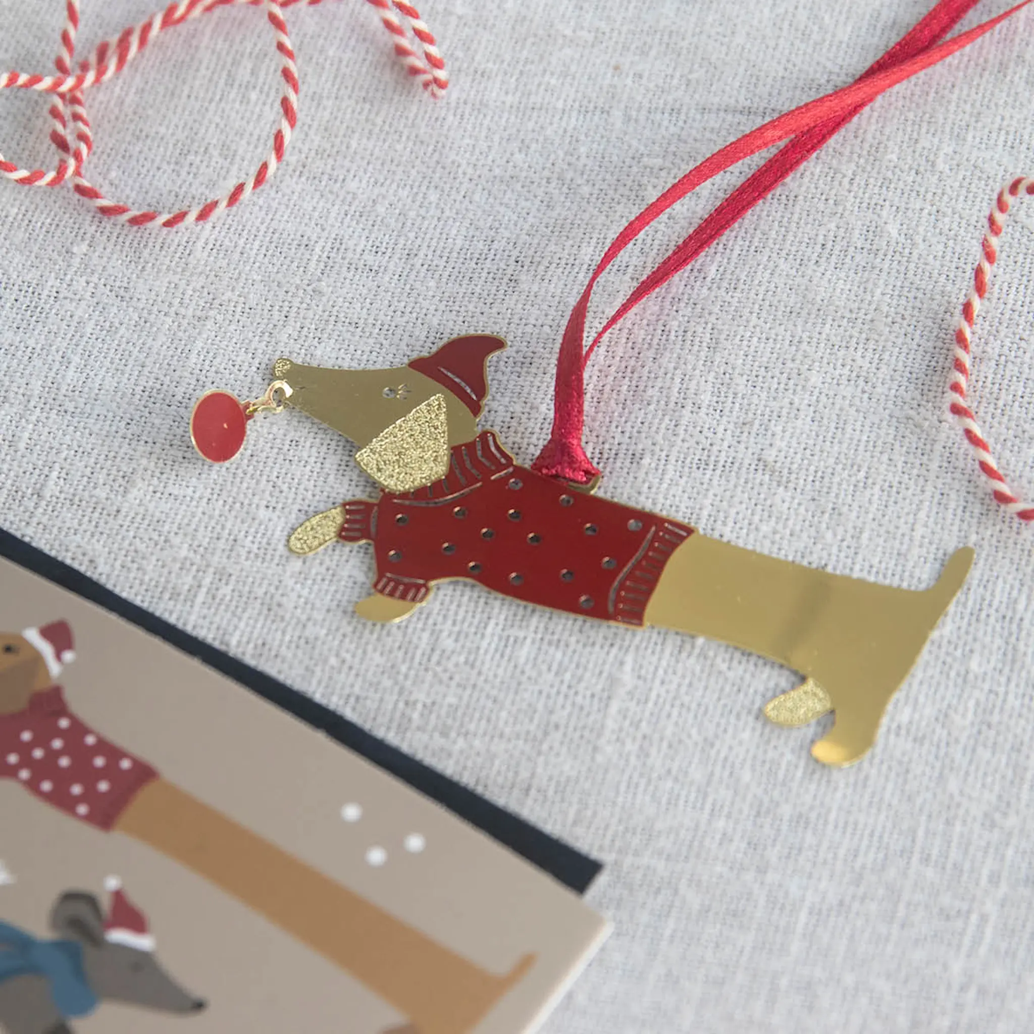 Pluto Jolly Dogs julepynt 8 cm hønsehus