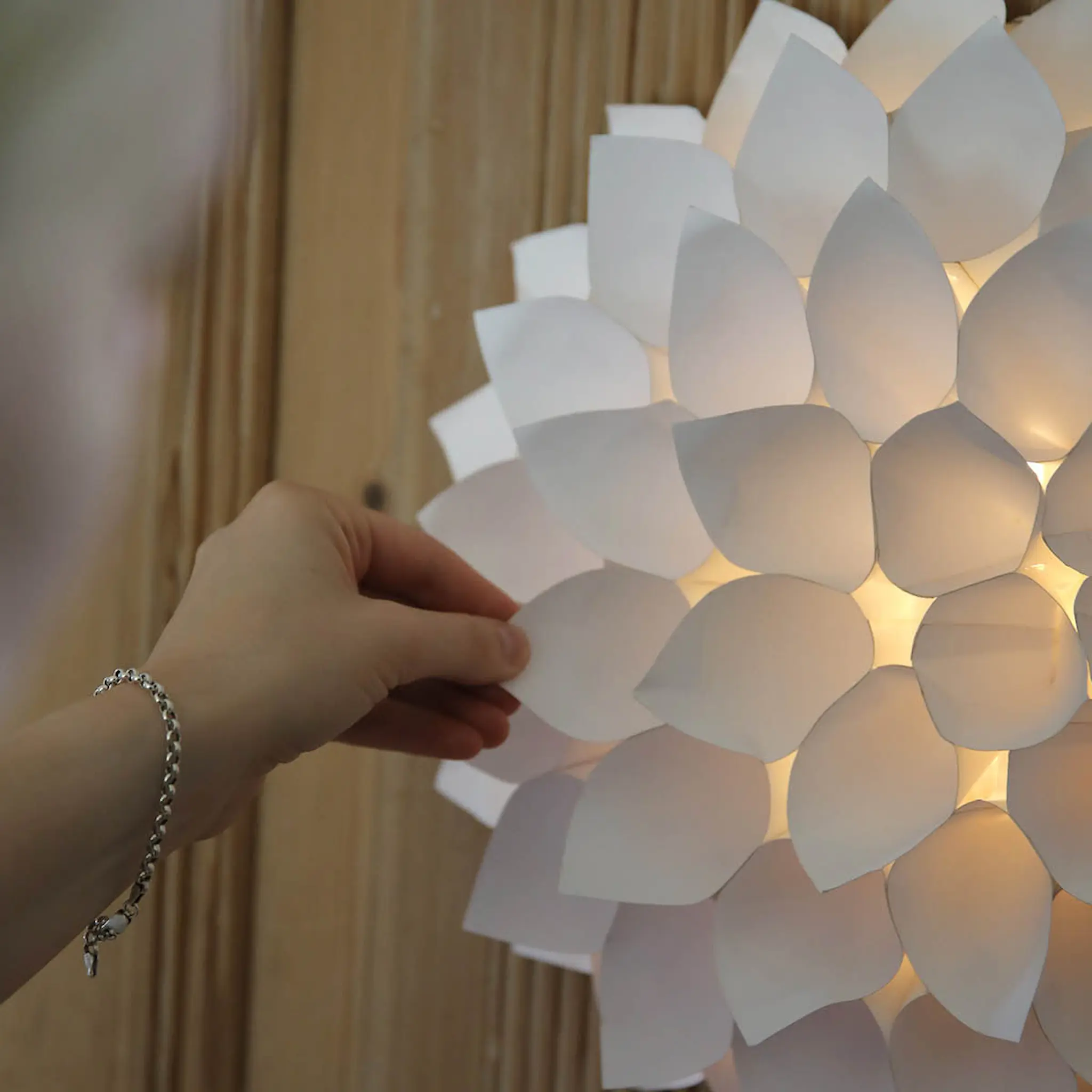 Markslöjd Dahlia väggdekoration / bordsdekoration 35 cm vit