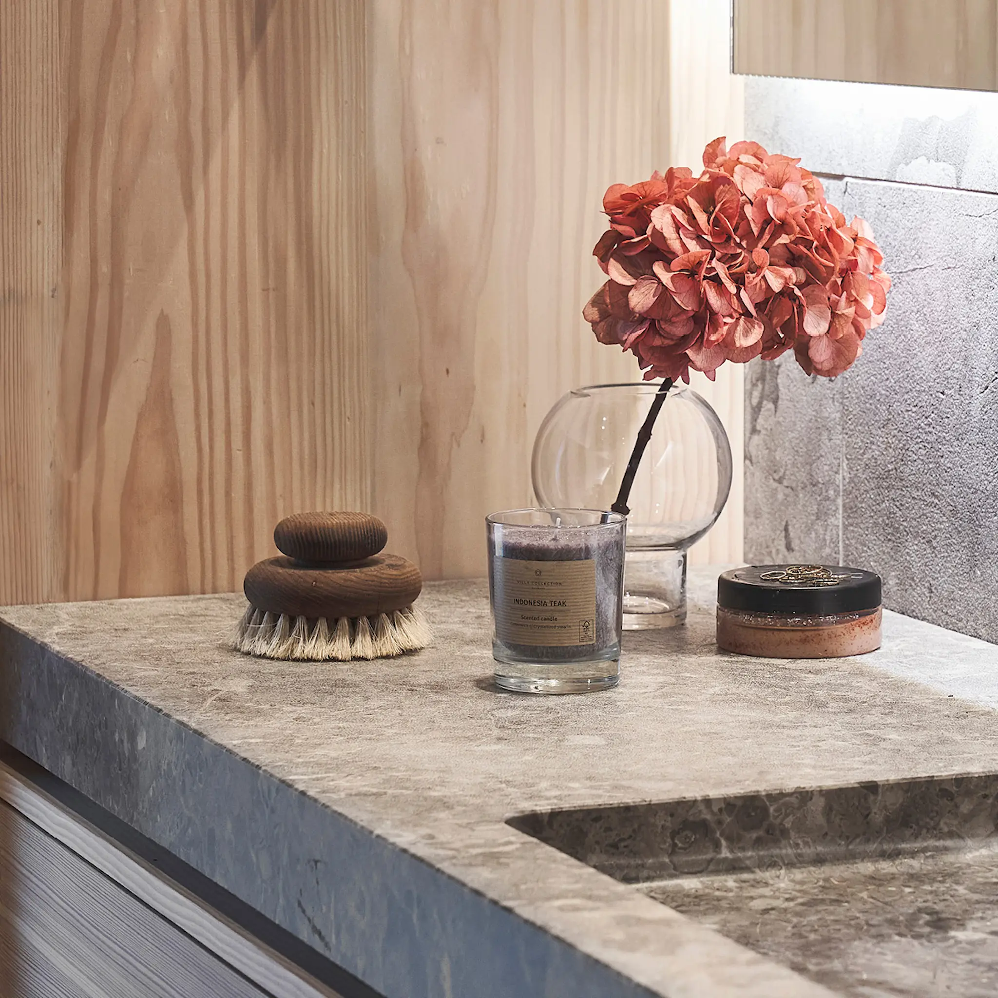 Villa Collection Kras Tuoksukynttilä 10 cm Indonesia Teak