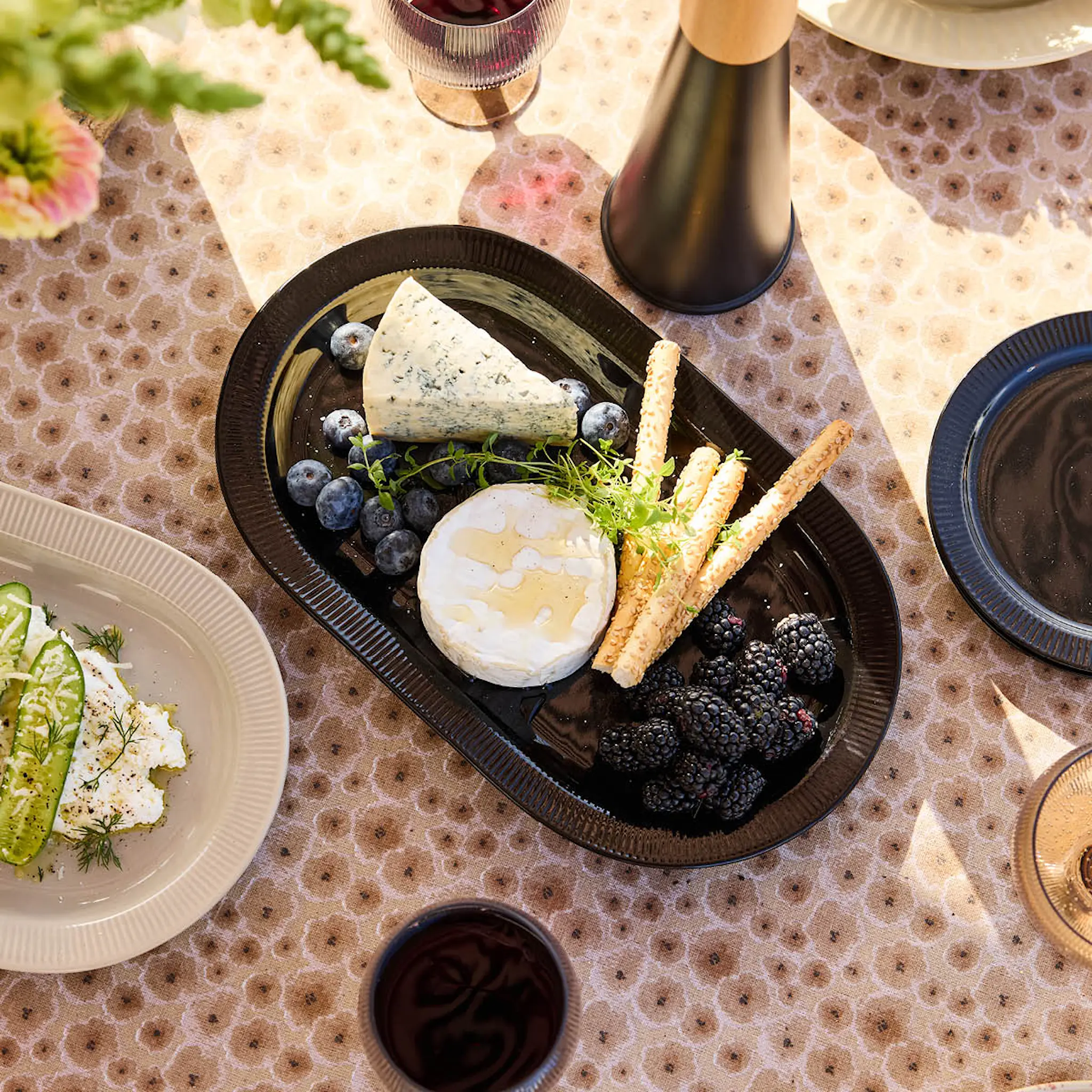 Sagaform Inka serveringsfat 34x20 cm svart