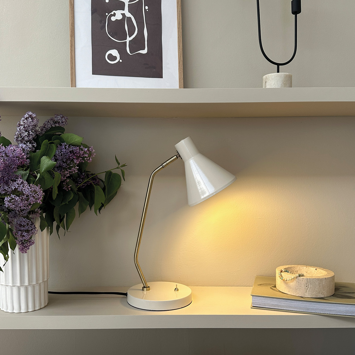 Dyberg Larsen Sleep Pöytävalaisin 43,3 cm Valkoinen