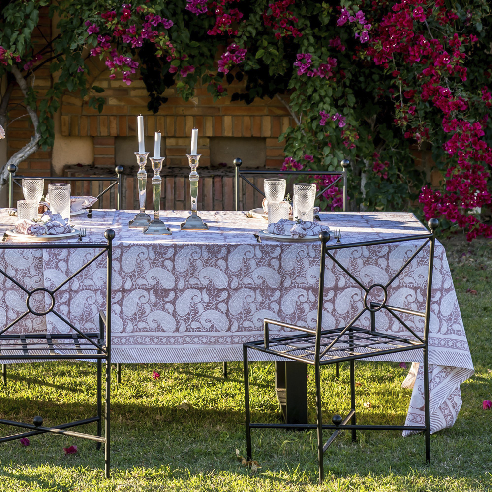 Chamois Big Paisley Bordsduk 150x350 cm Rosa