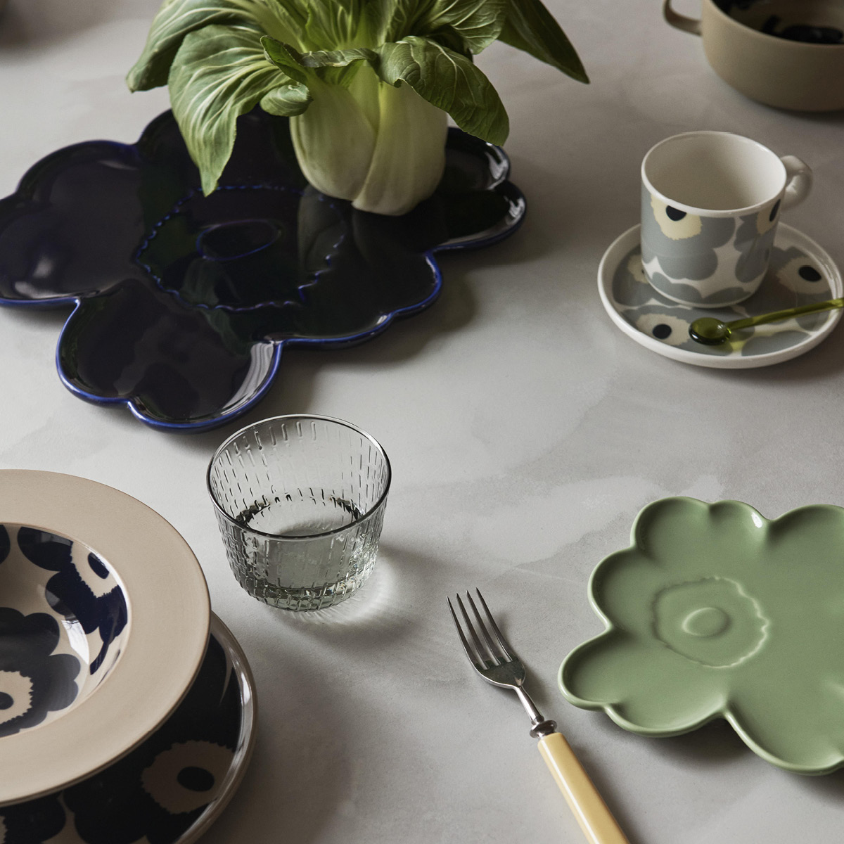 Marimekko Oiva unikko mugg 40 cl vit/grå/sand/mörkblå