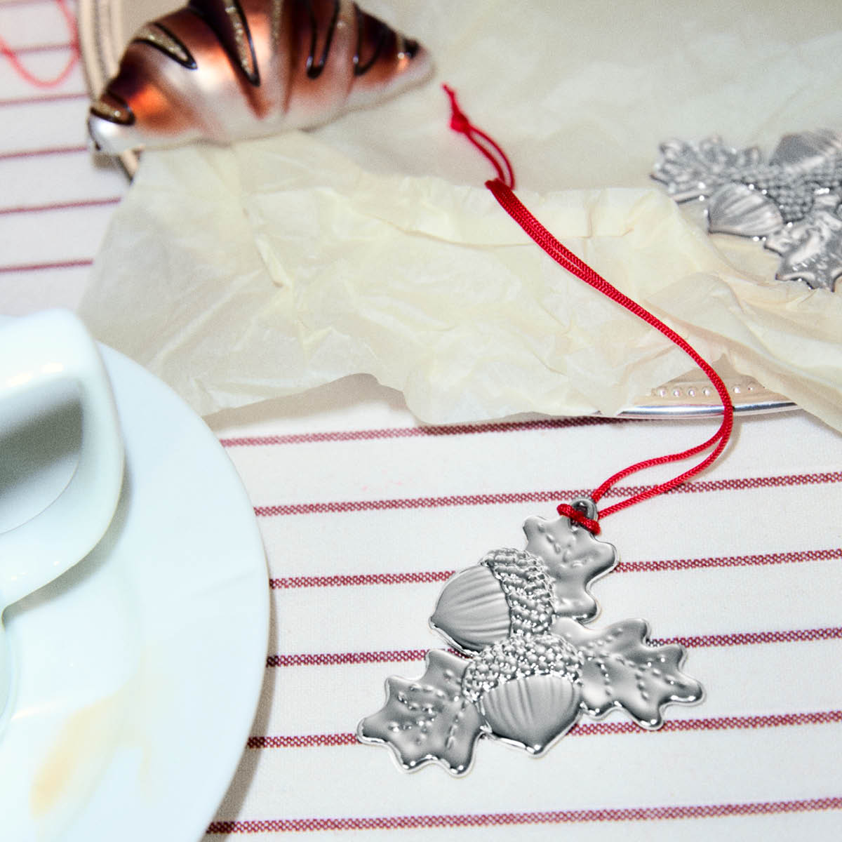 Rosendahl Karen Blixen ornament 7 cm Enchanted Acorn silver