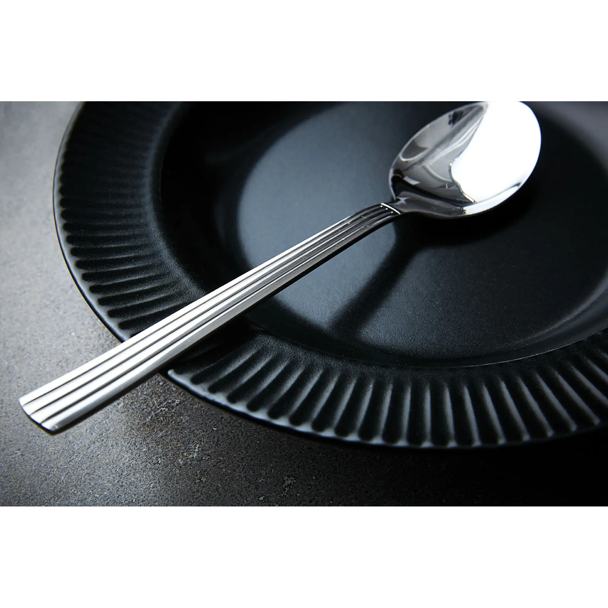 Aida Groovy stentøy suppetallerken 23 cm blå hover