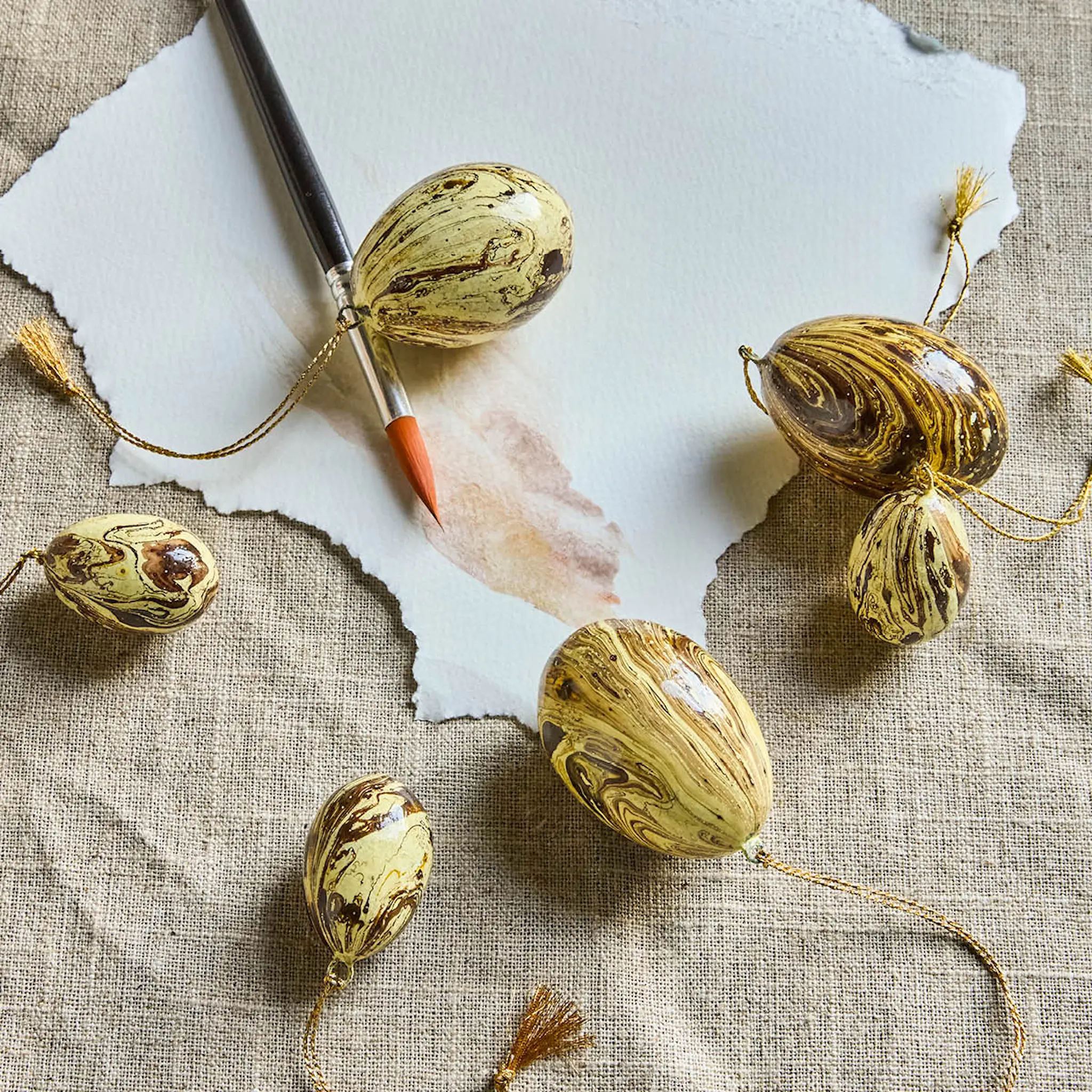 House Doctor Marble påskägg i trä 6-pack gul