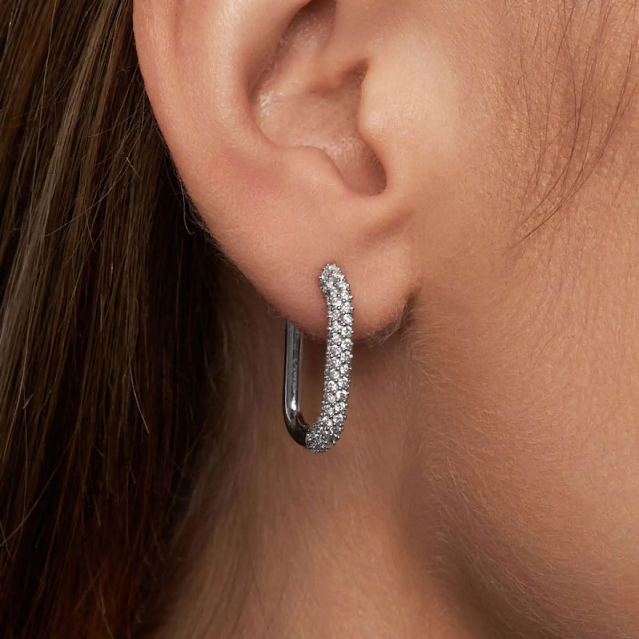 A&C Oslo AS Basic ovala örhängen kristall silver