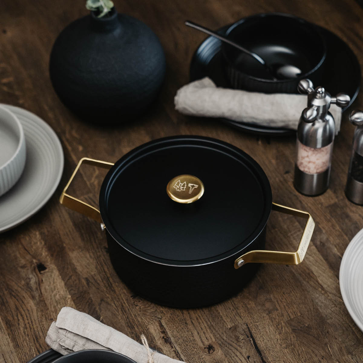 Vargen & Thor Arvet Mandus 2 gryte 2,8L svart