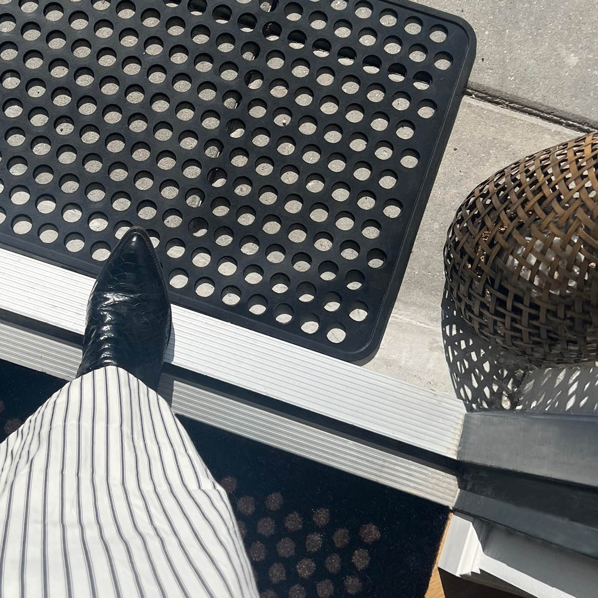 Tica Copenhagen Dot dörrmatta gummi 75x45 cm svart