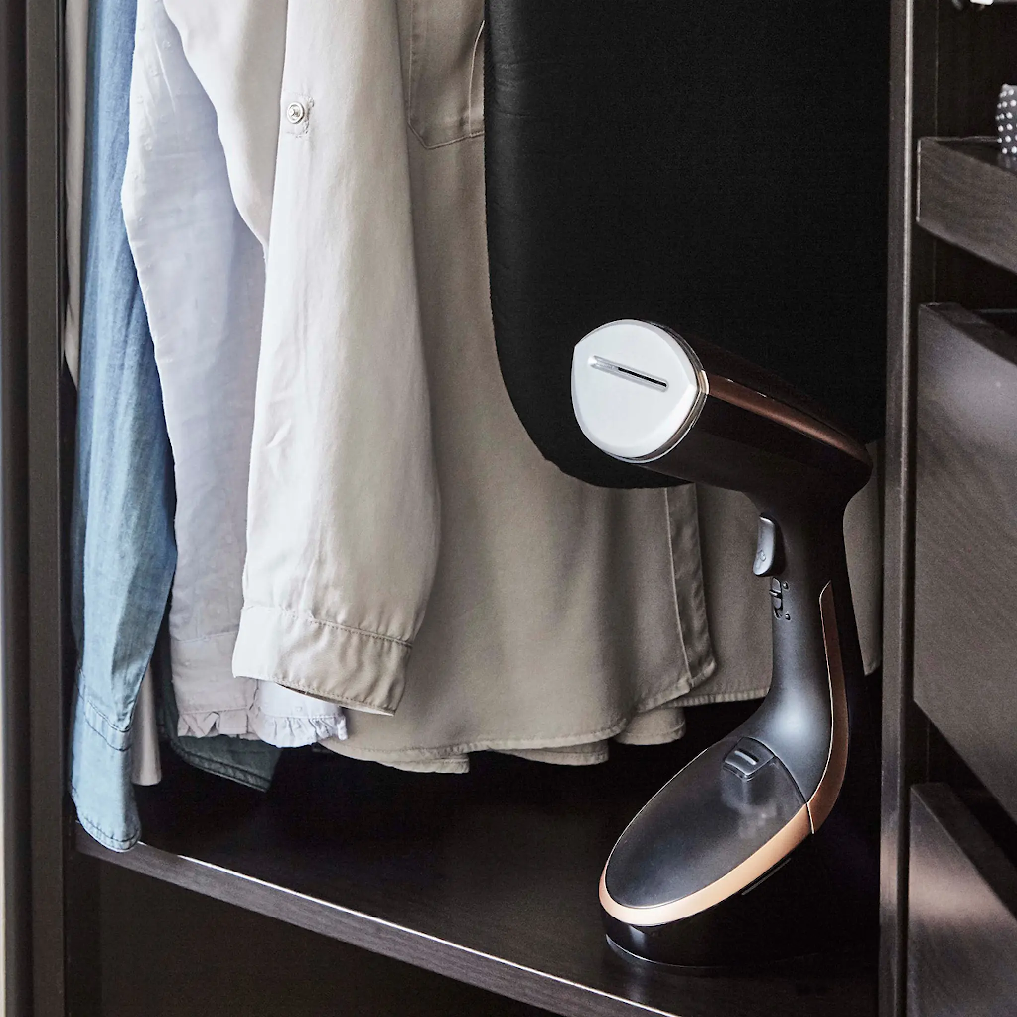 Tefal Access Steam Care Vaatehöyrystin DT9100E0 Musta/Kulta