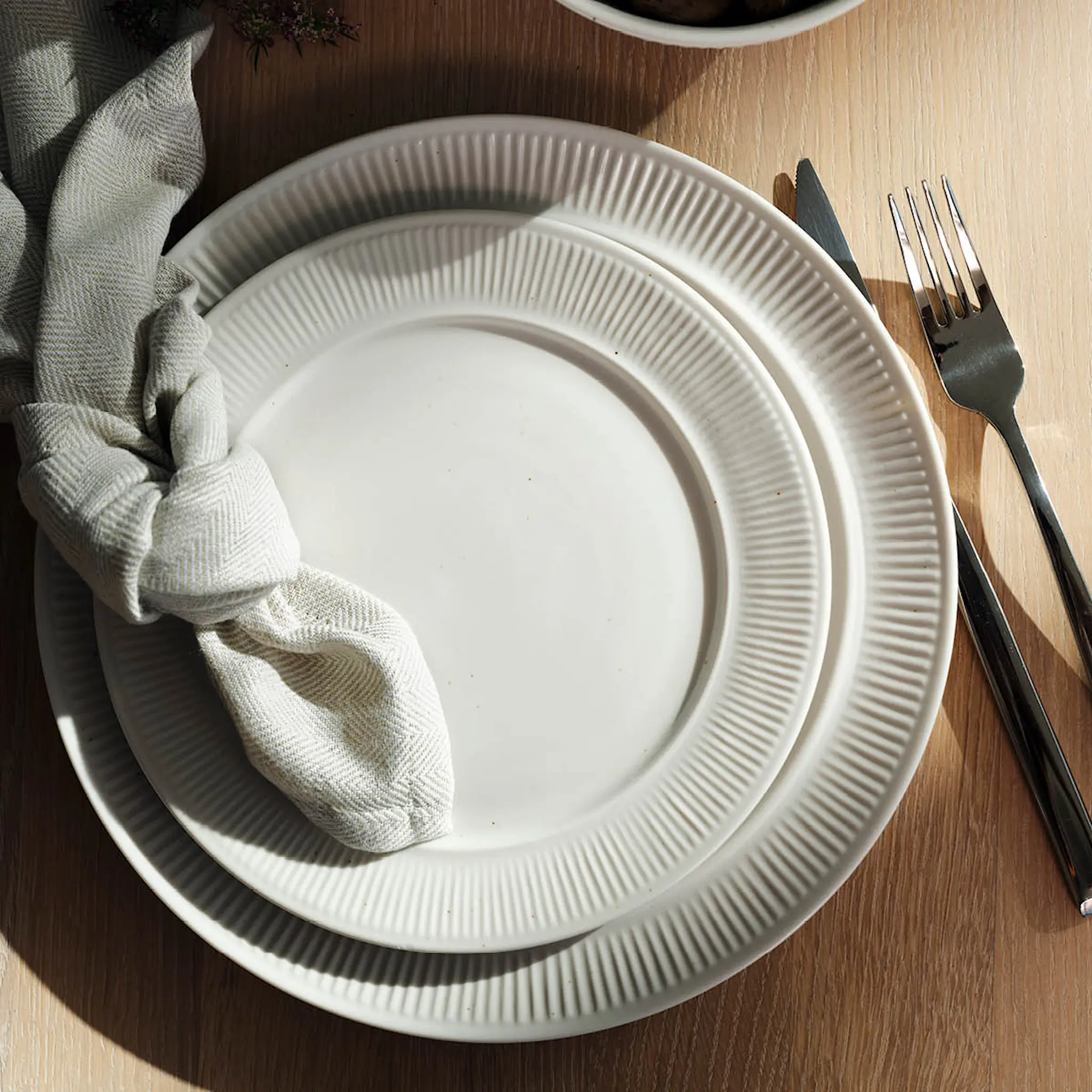 Magnor Ravn lautanen 21,5 cm hiekka