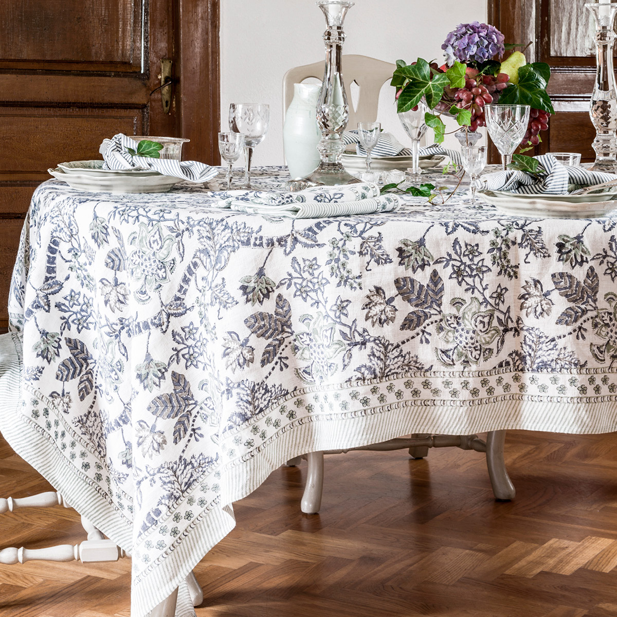 Chamois Floral linneduk 150x350 cm sea blue