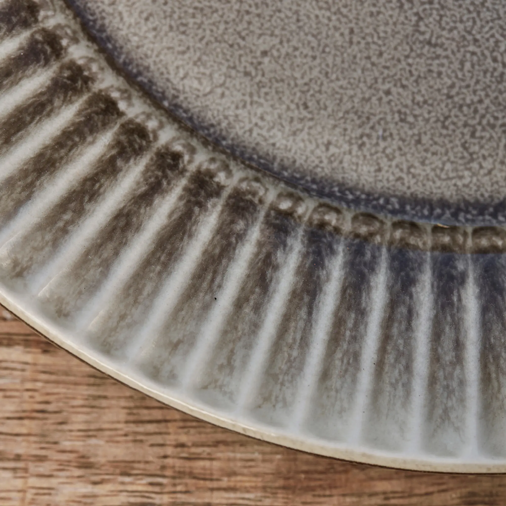 House Doctor Pleat Lautanen 22 cm Harmaa/Ruskea