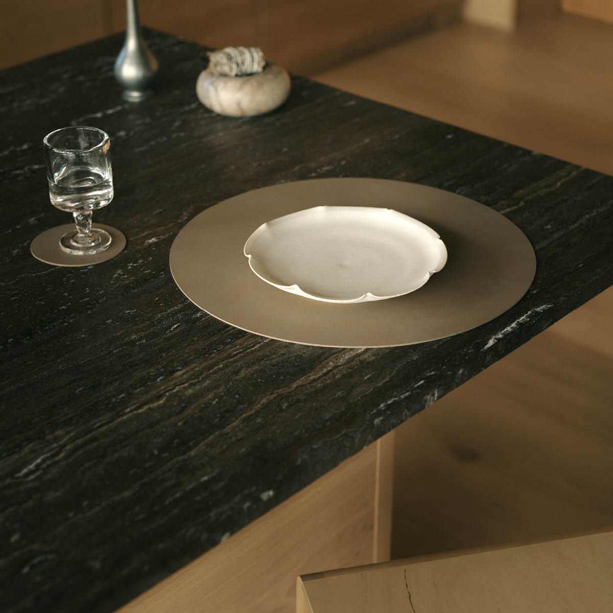 LIND DNA Circle Nupo bordstablett 38 cm Clay Brown