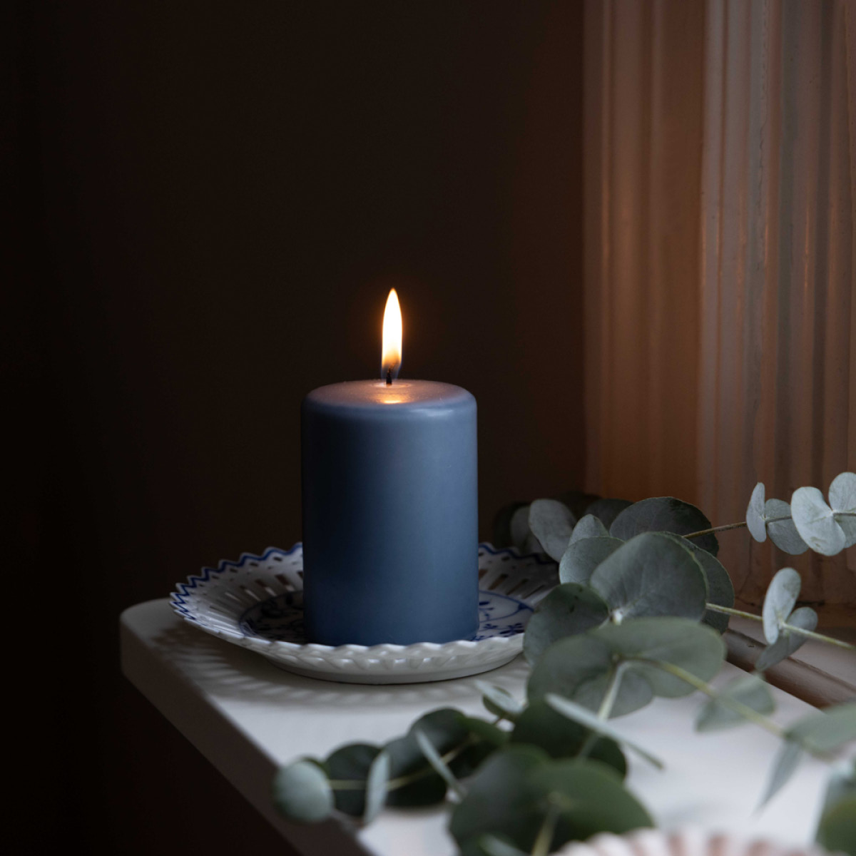 Liljeholmens Pöytäkynttilä steariini 6,8x10 cm Sininen