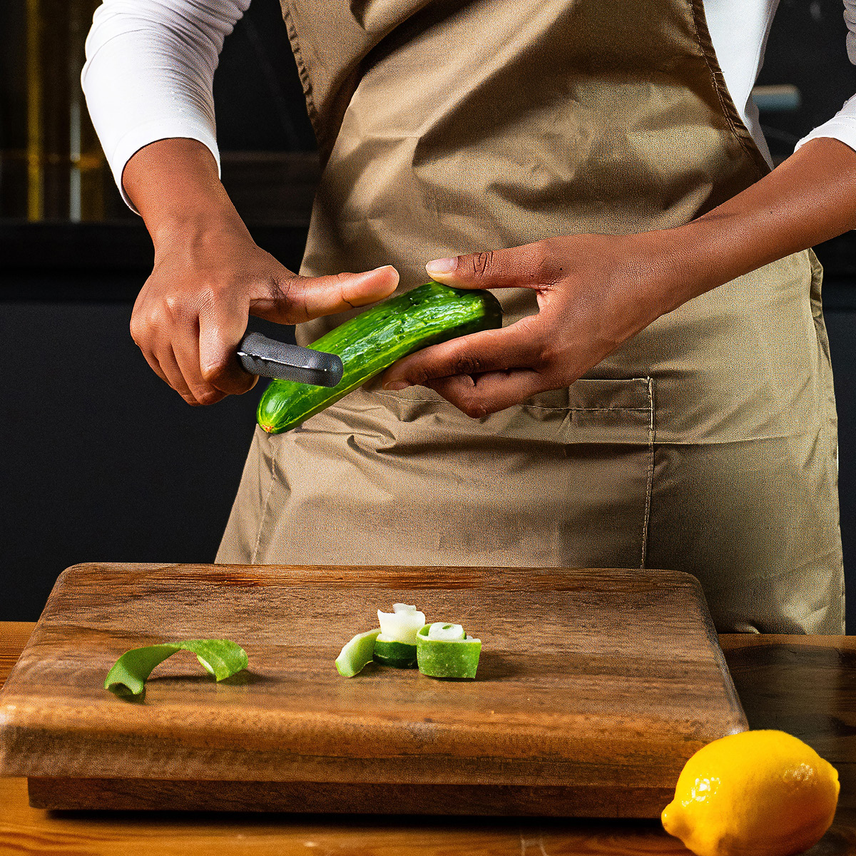 Zyliss Peelers pendelskalare grå