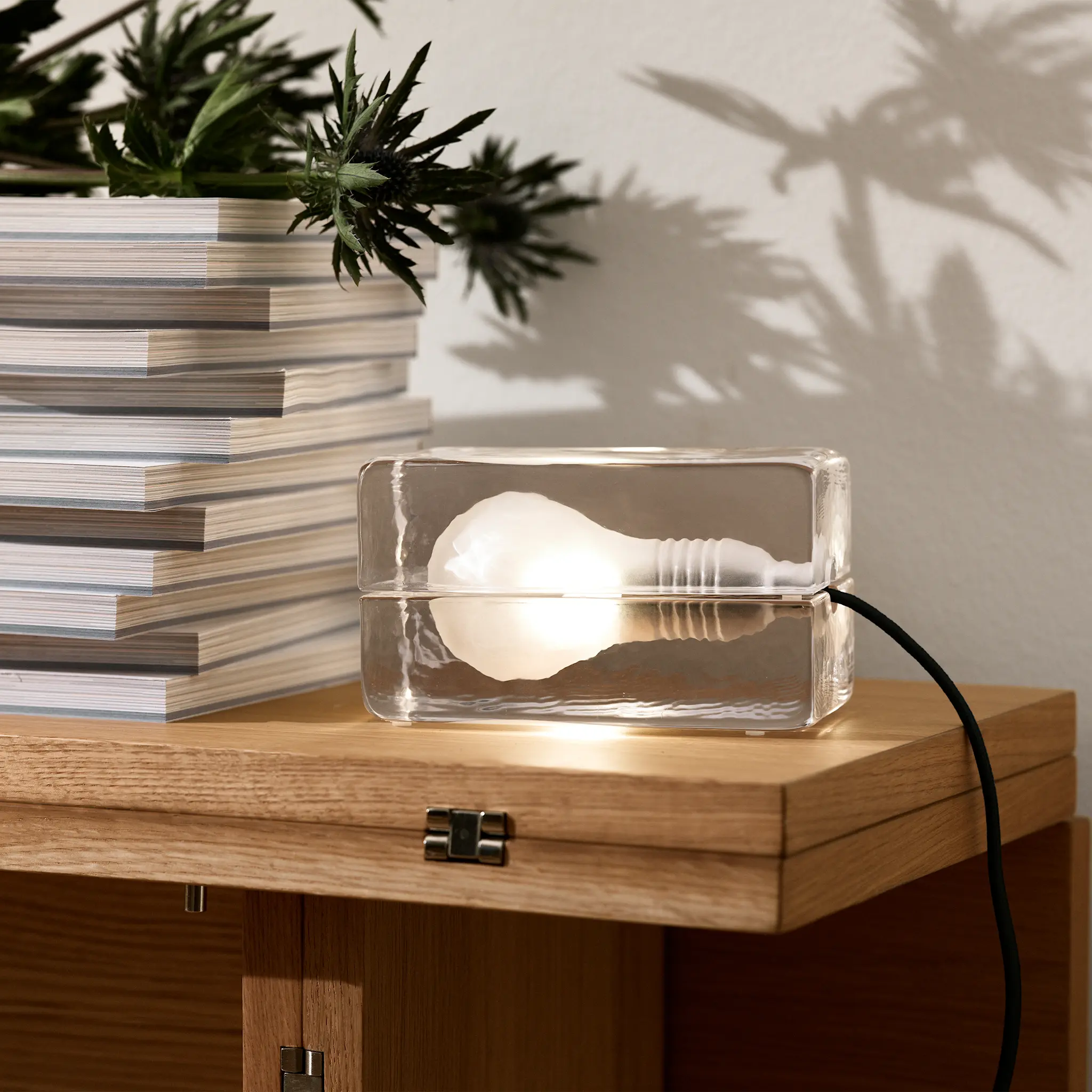 Design House Stockholm Lightning Block lampe klar/svart