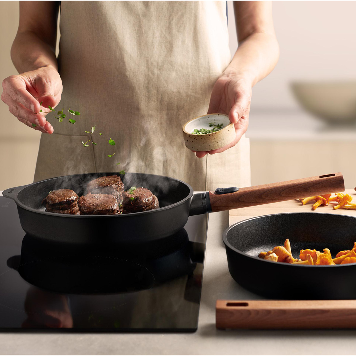 Woll ECO Logic QXR sautépanna 28 cm avtagbart trähandtag