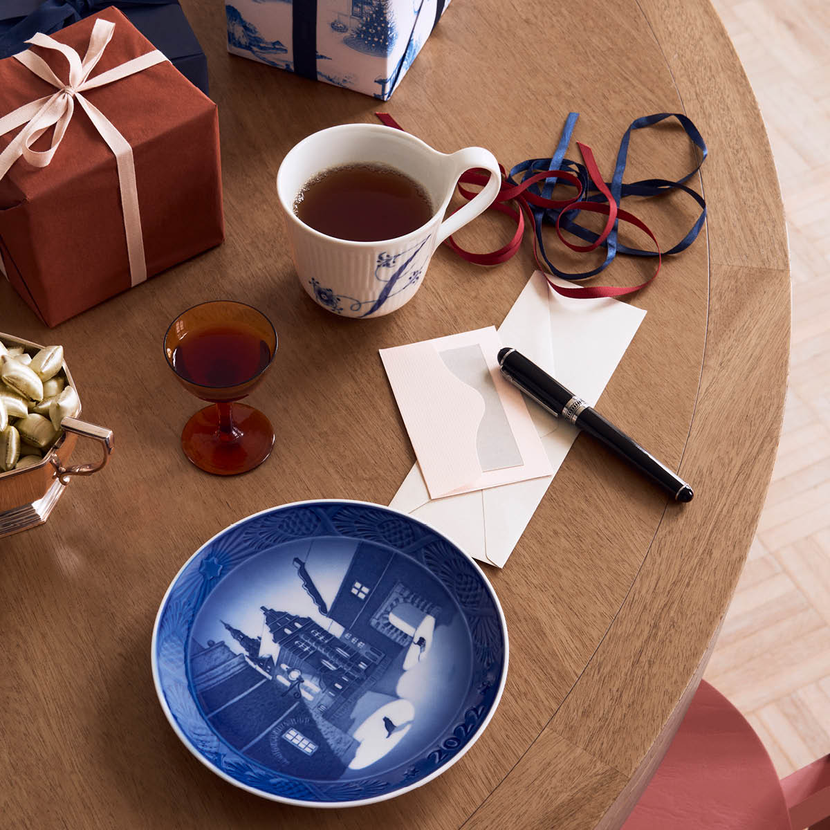 Royal Copenhagen Blue Fluted Alphabet Muki 33 cl J