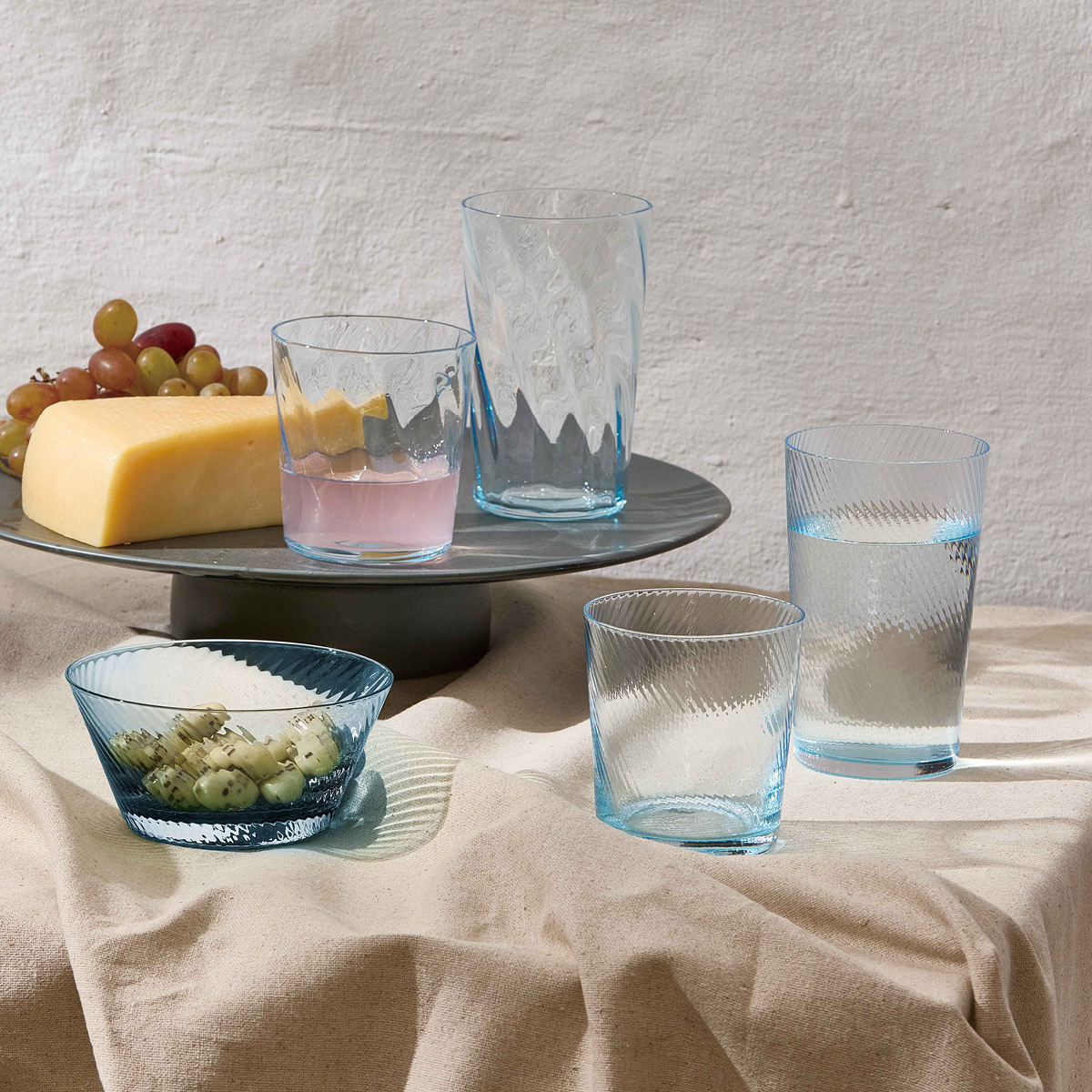 Aida RAW Unique optic highball glas 45 cl light blue