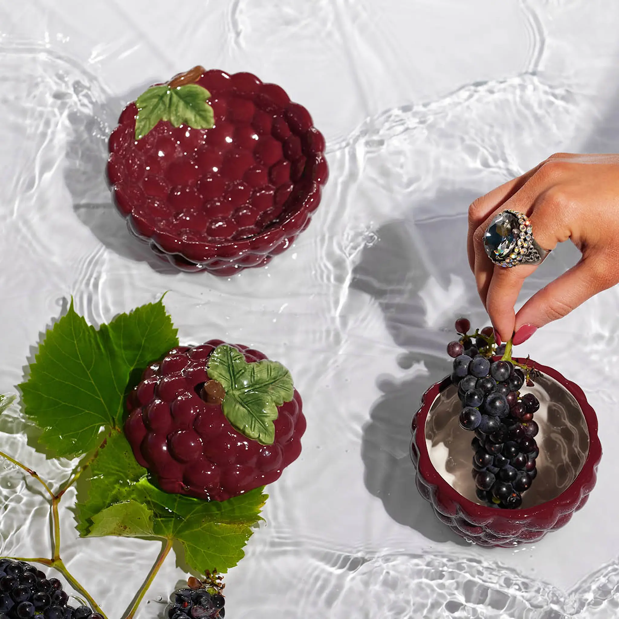 ByOn Grape Skål 13 cm Vinröd