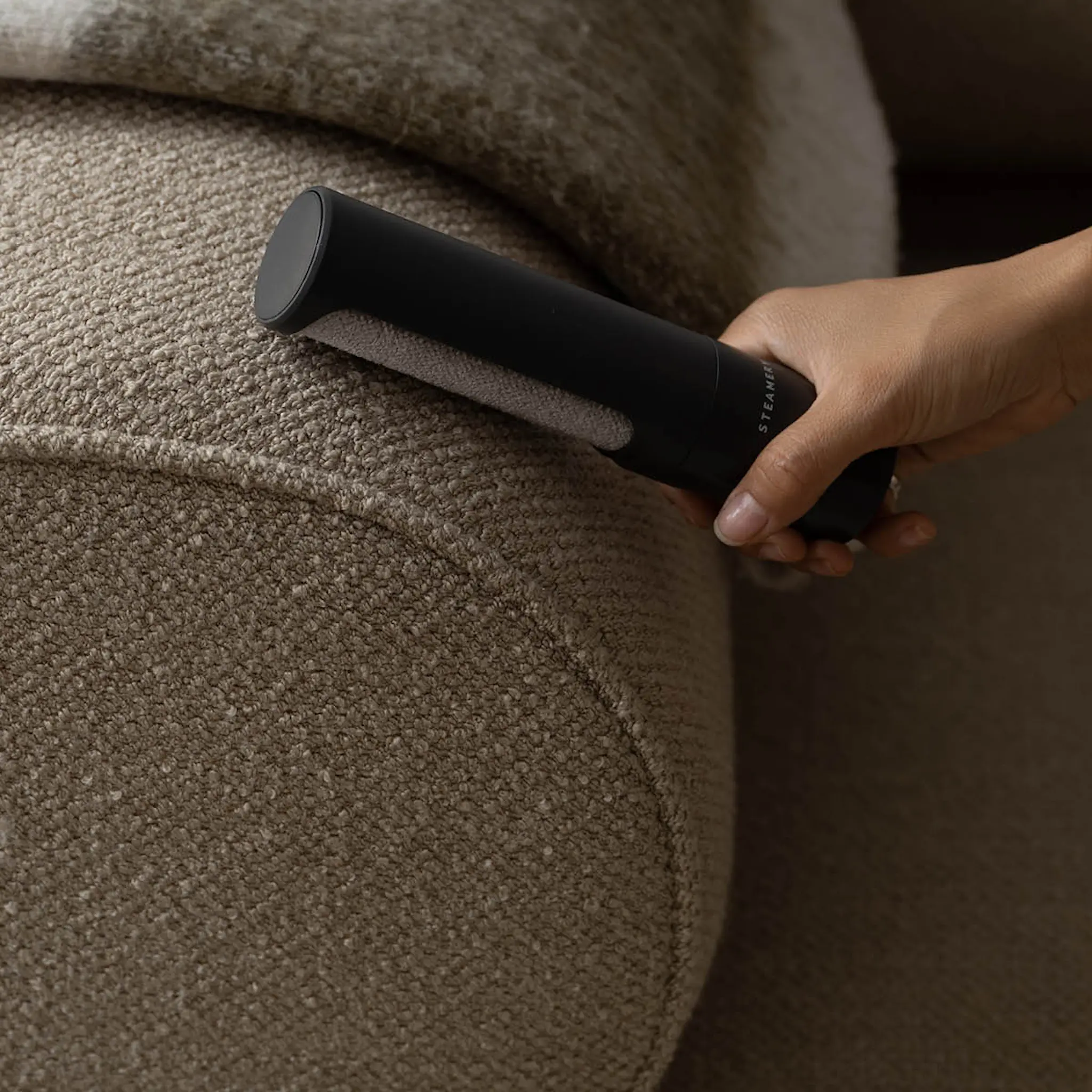 Steamery Lint Brush klädvårdsborste mörkgrå