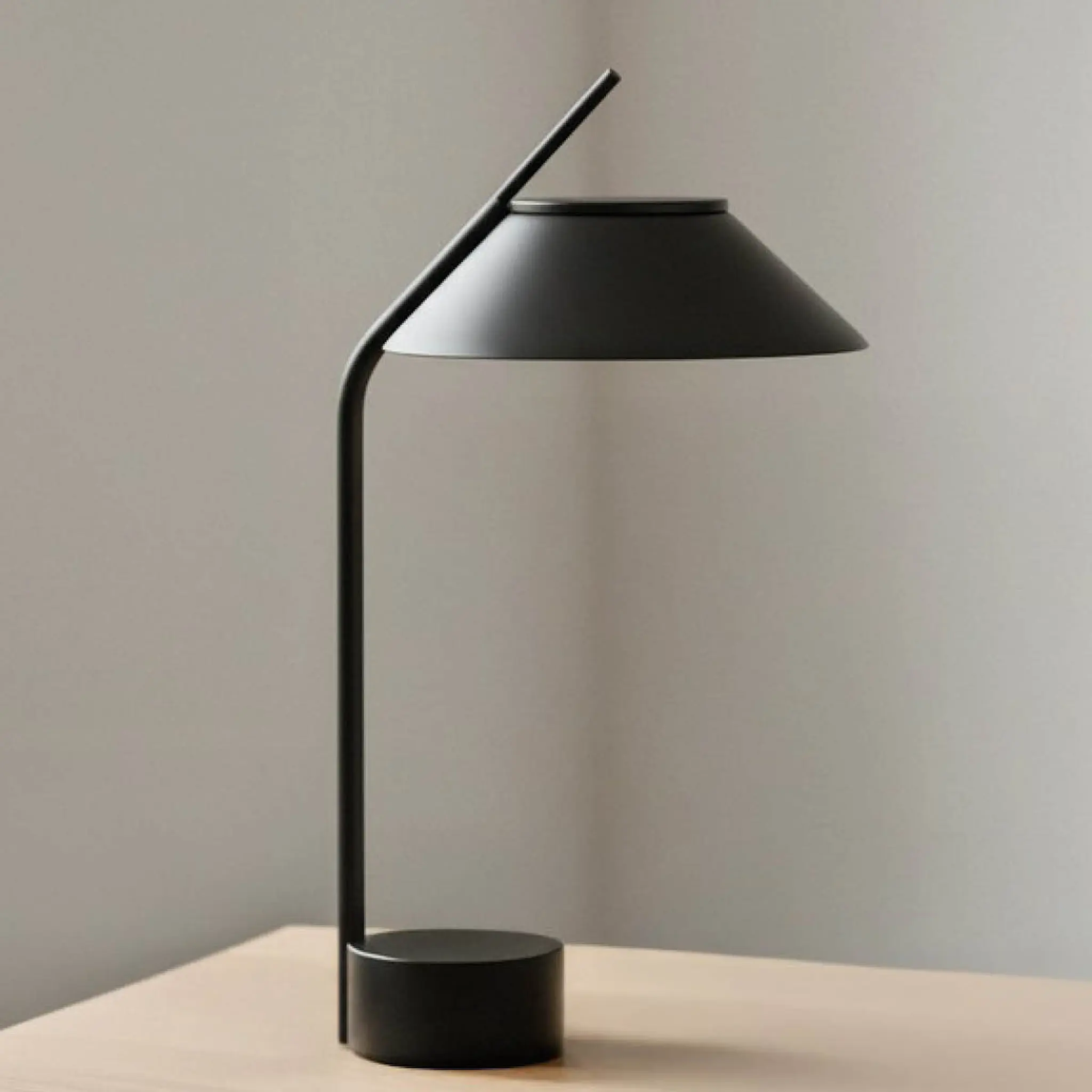 Stelton Nordic Vinkel LED lampa portabel svart