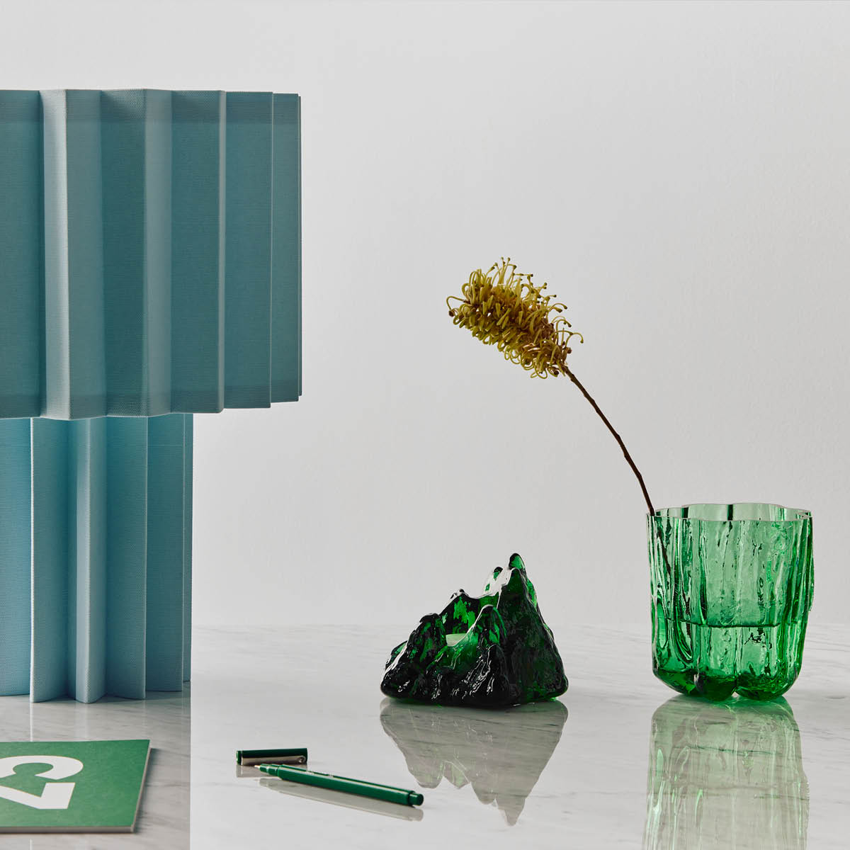 Kosta Boda Sunflower ljuslykta 11,5 cm emerald green