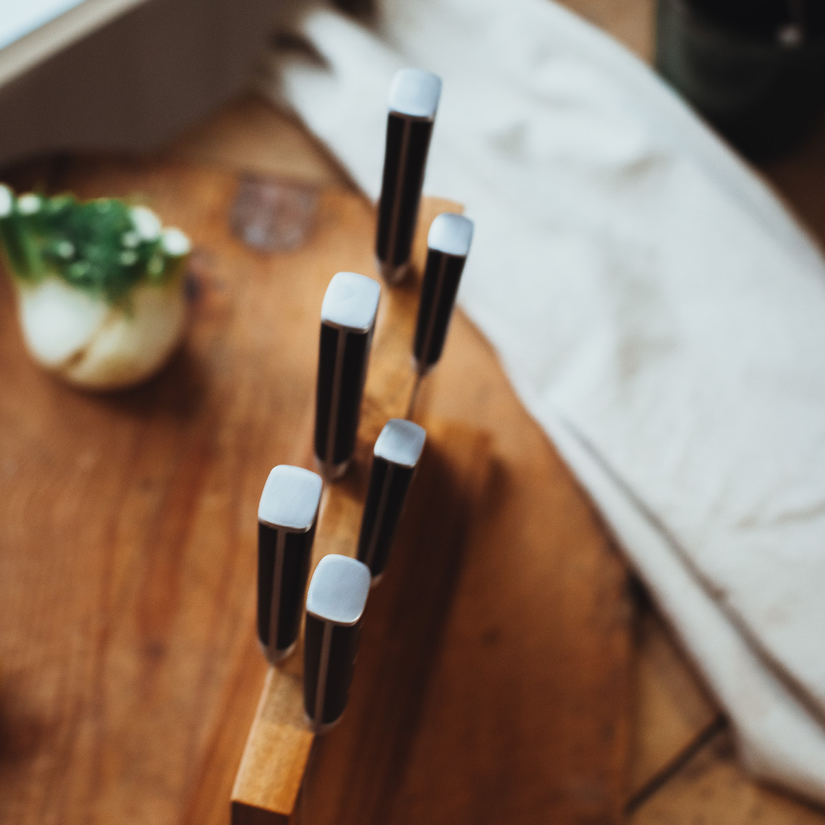 Dorre Asama kokkekniv 20 cm svart/sølv