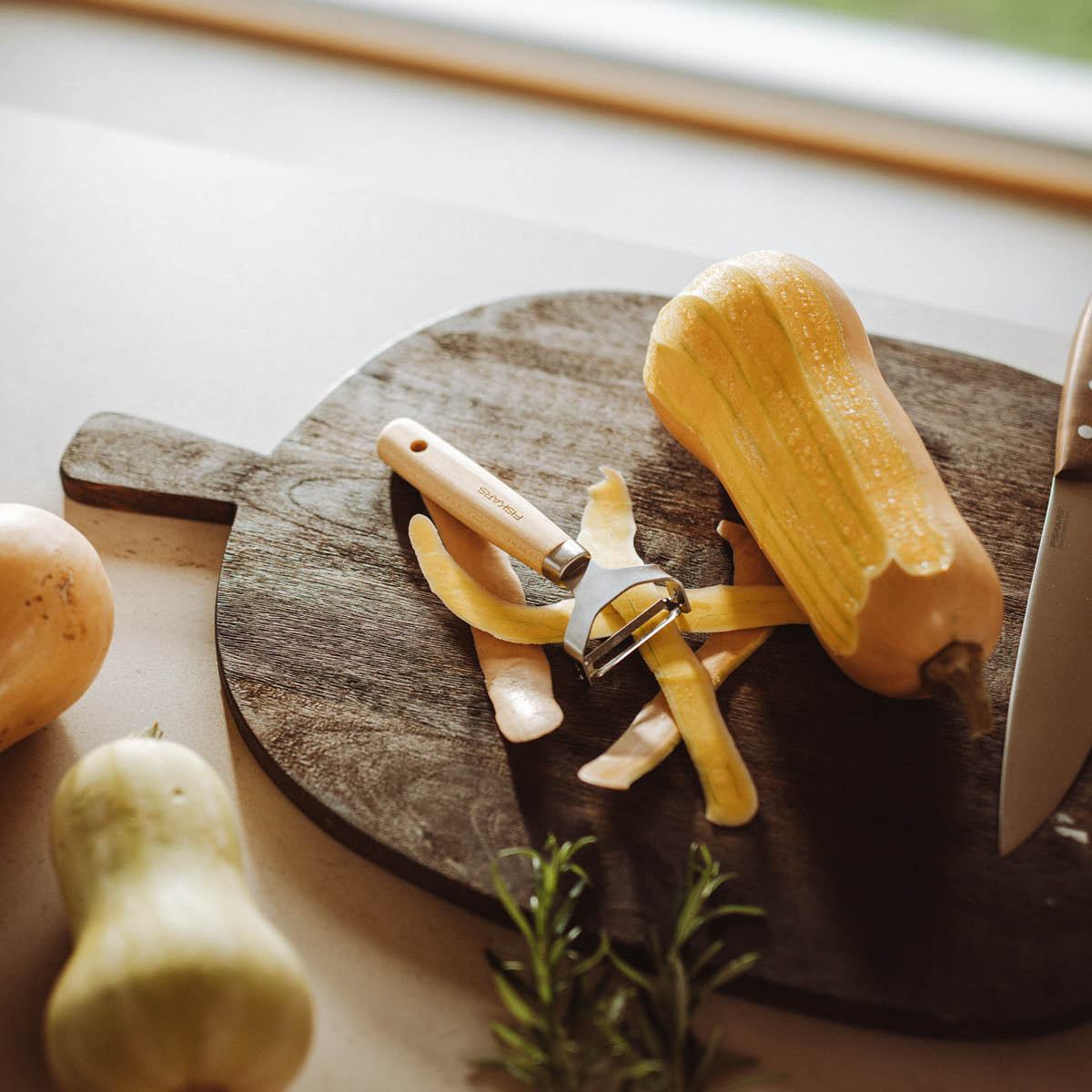 Fiskars Folken Y-skalare med svängbart blad FSC