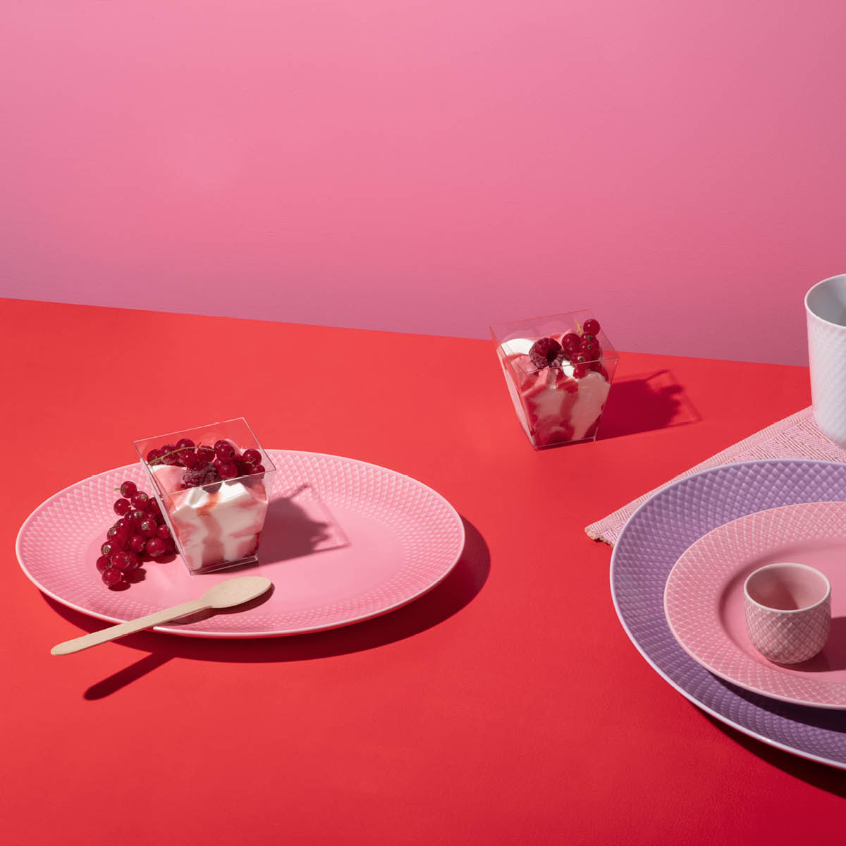 Lyngby Porcelæn Rhombe Color Serveringsfat Ovalt 28.5x21.5 cm Rosa