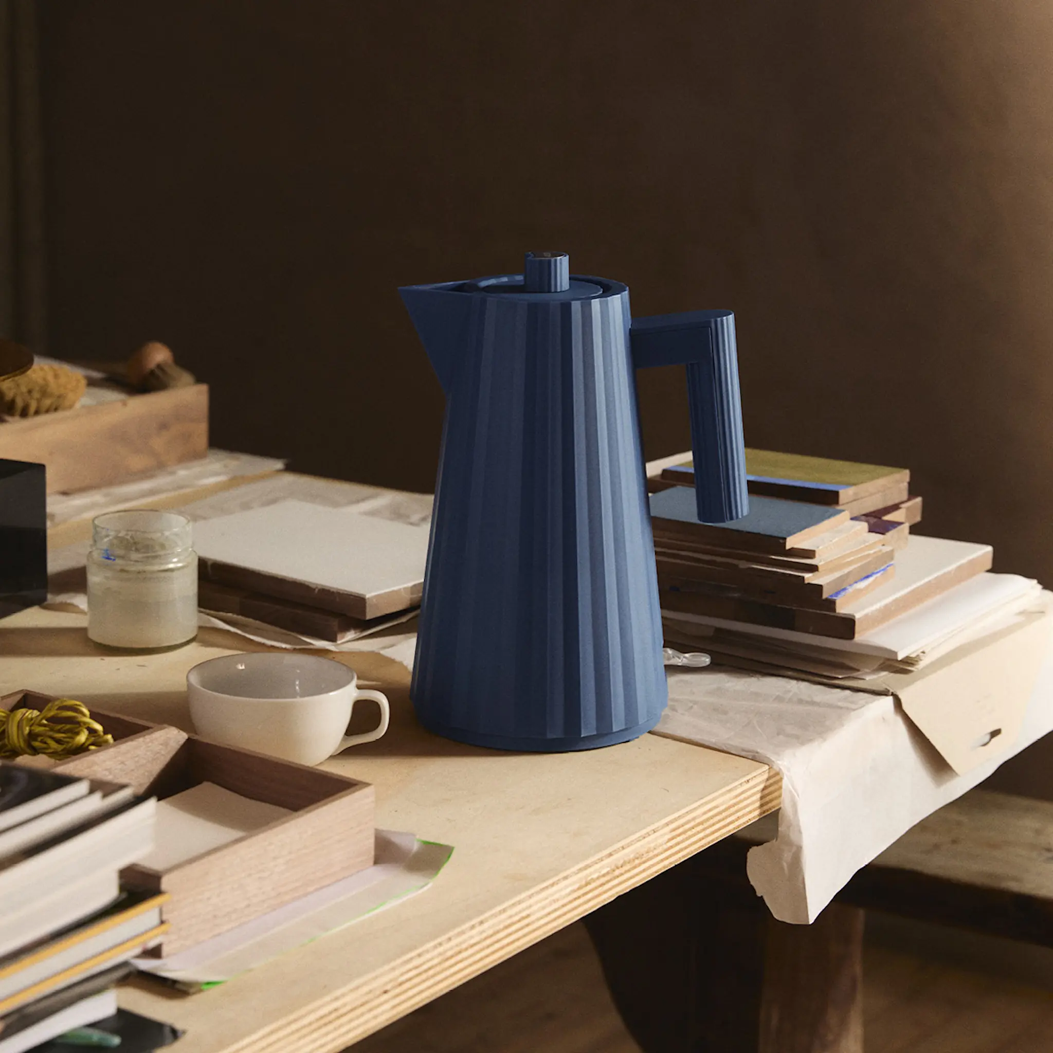 Alessi Plissé Vedenkeitin 1,7 L 2400W Sininen