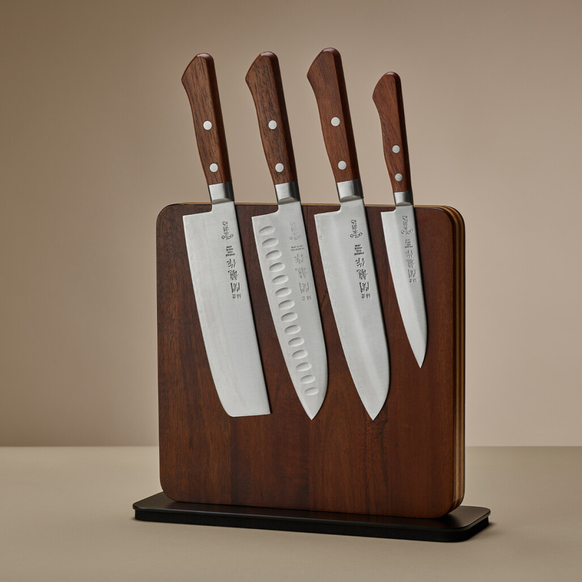 Sekiryu Wood santokukniv m/ luftlommer 16,5 cm blank/tre