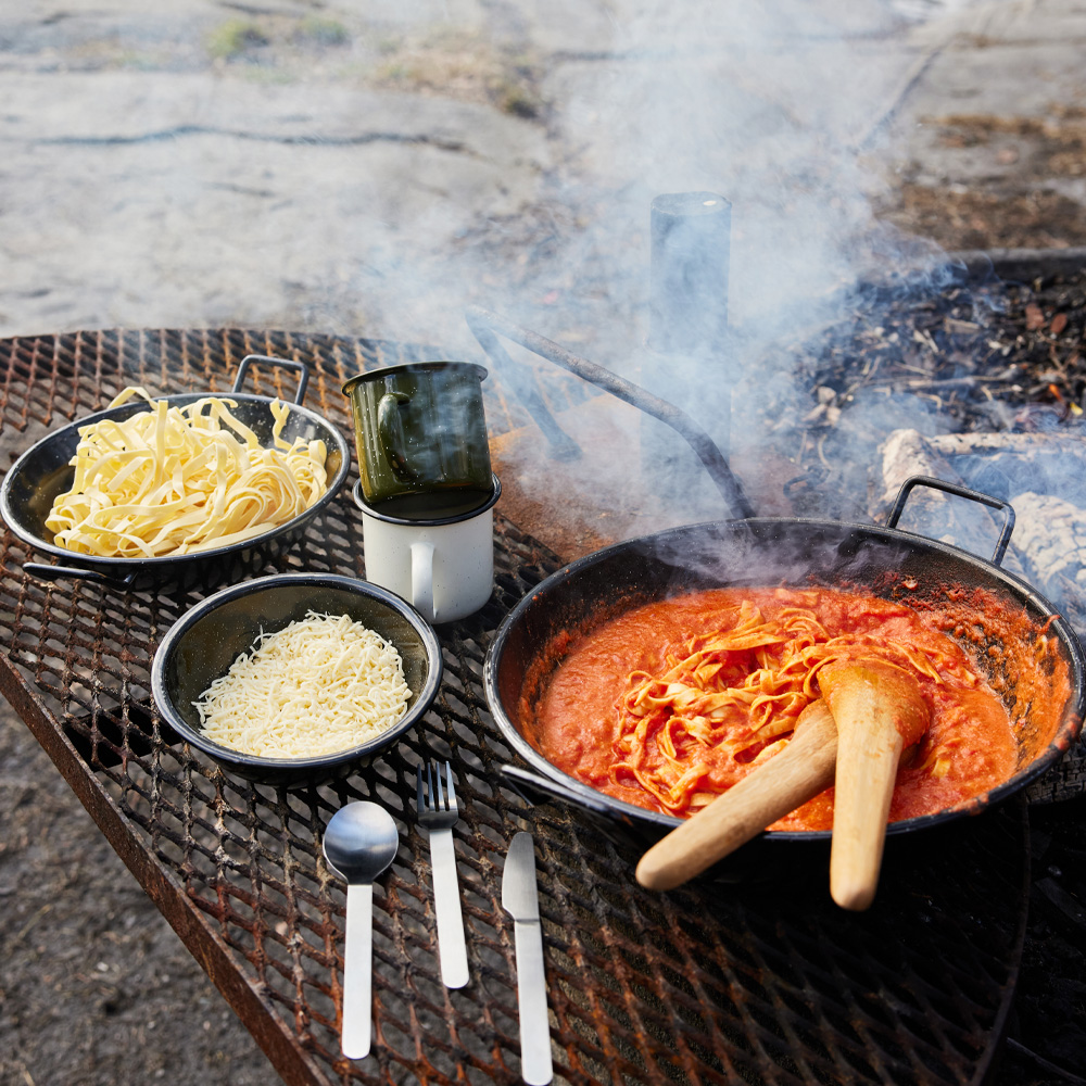 Sagaform Doris Emaljerad Panna Medium Svart