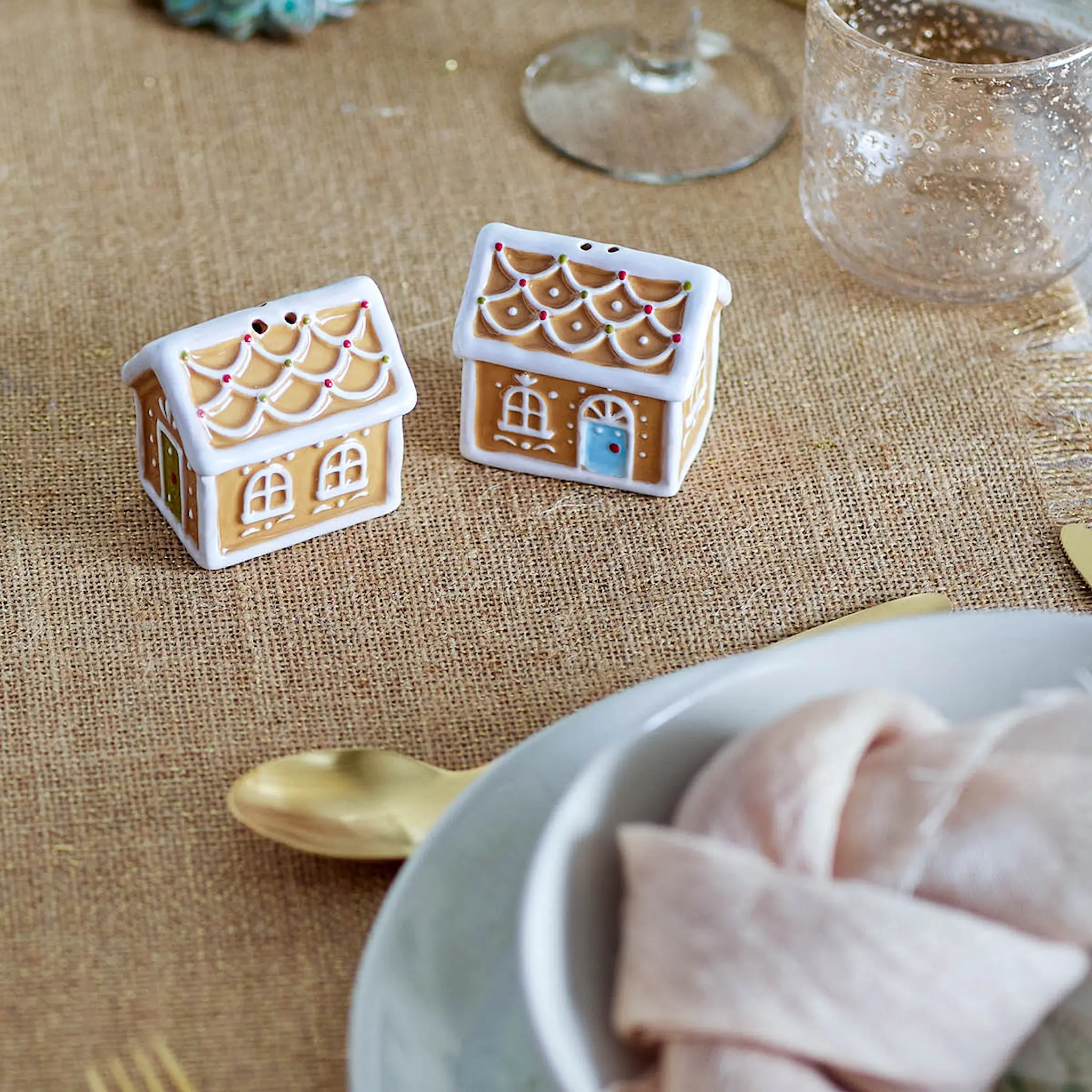 Bloomingville Ginnie salt- & pepparkar 6 cm 2-pack pepparkakshus