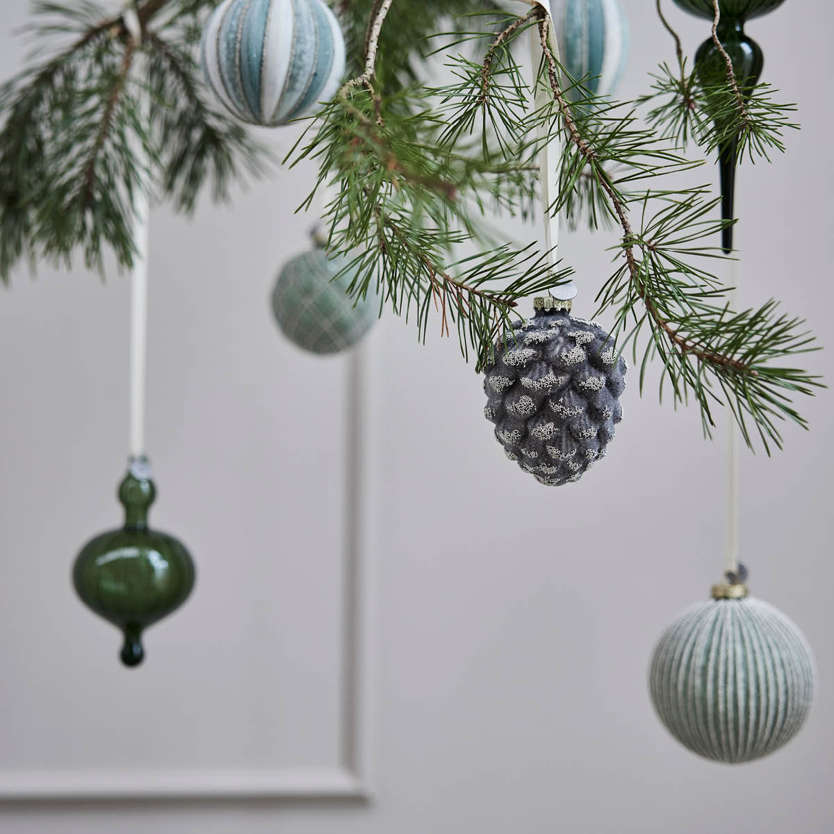 Lene Bjerre Norille julkula 8 cm grön ribbad