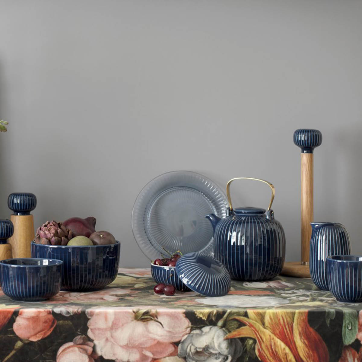 Kähler Hammershøi kjøkkenrullholder indigo