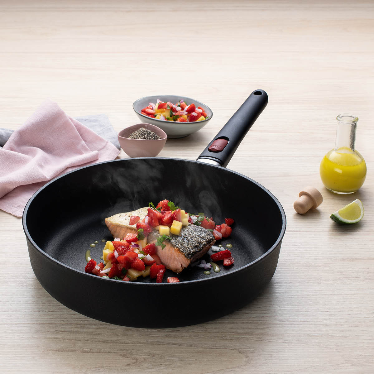 Woll Eco Lite stekepanne 24 cm svart