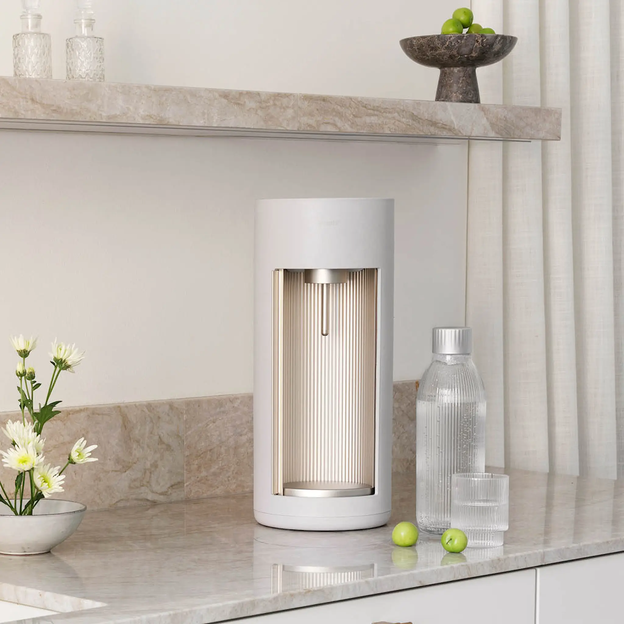 Mysoda Glassy hiilihappolaite 1 L lasipullolla Savi
